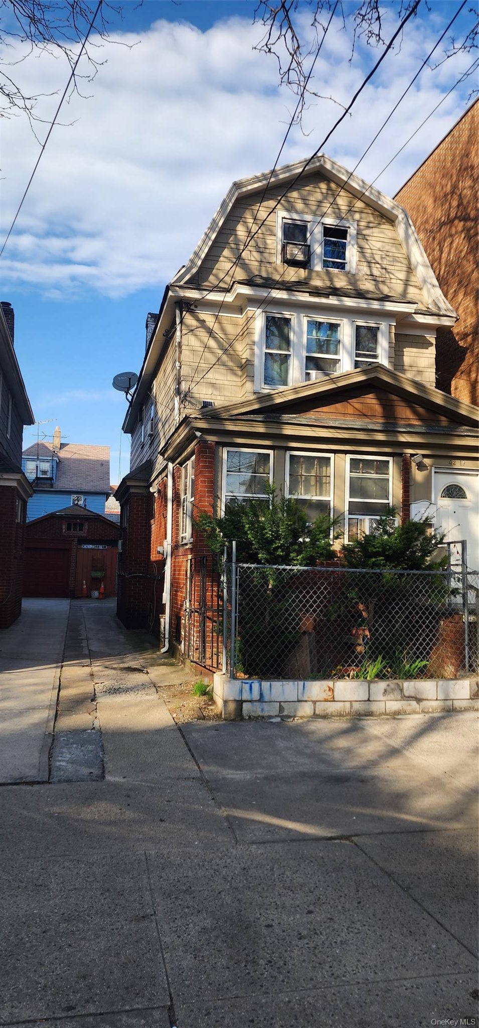 42-19 Elbertson Street — photo