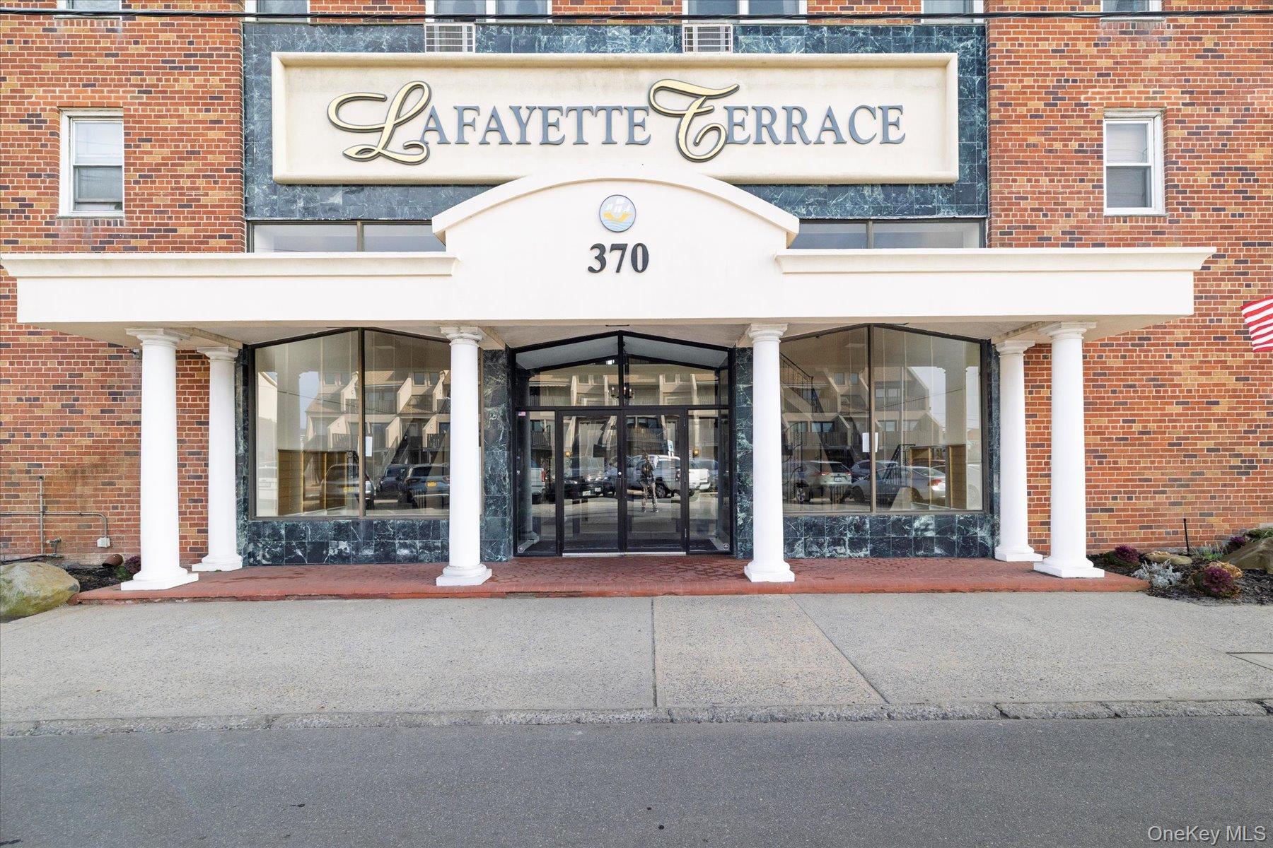 370 W Broadway 5C — photo