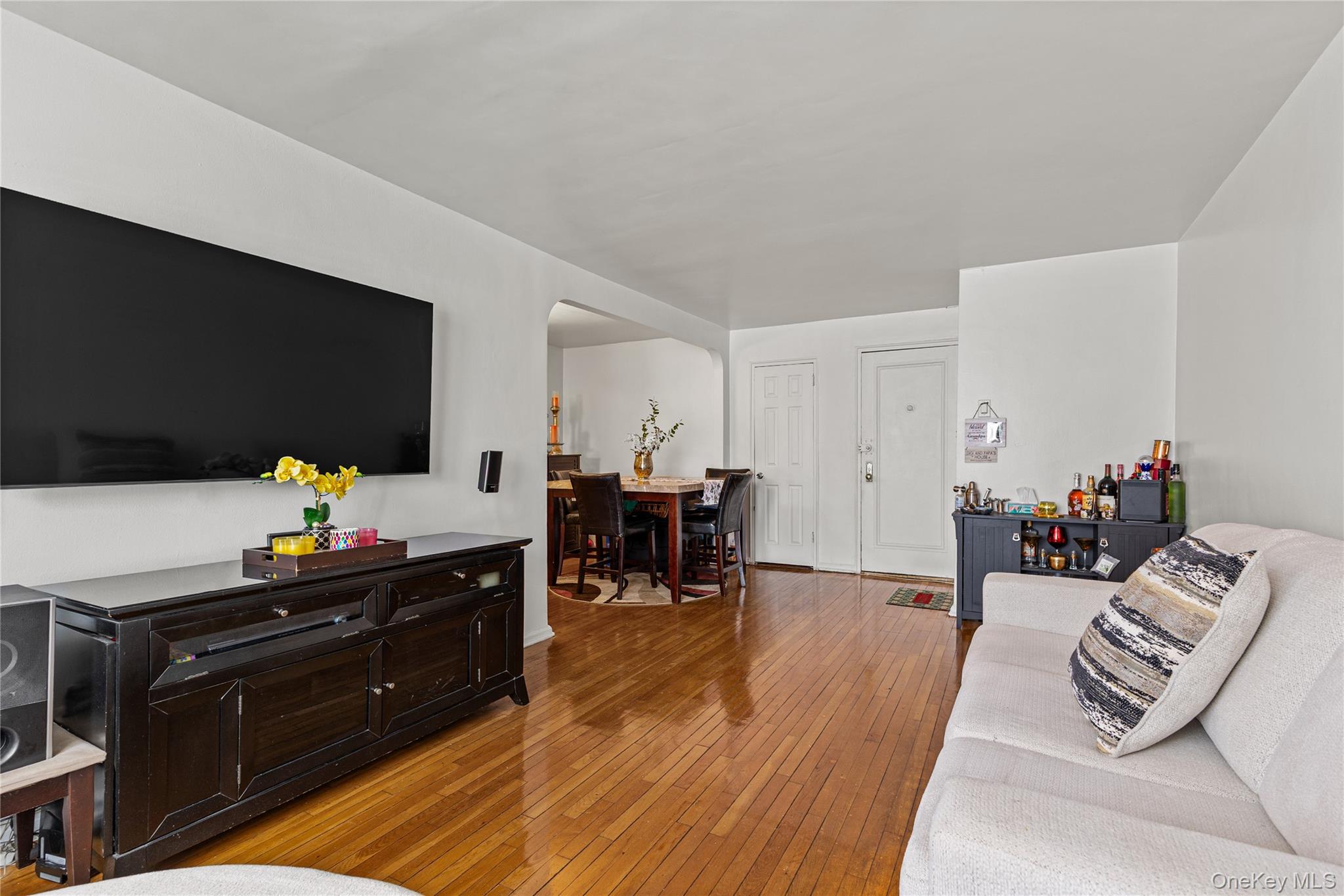 3239 Barker Avenue 2J — photo
