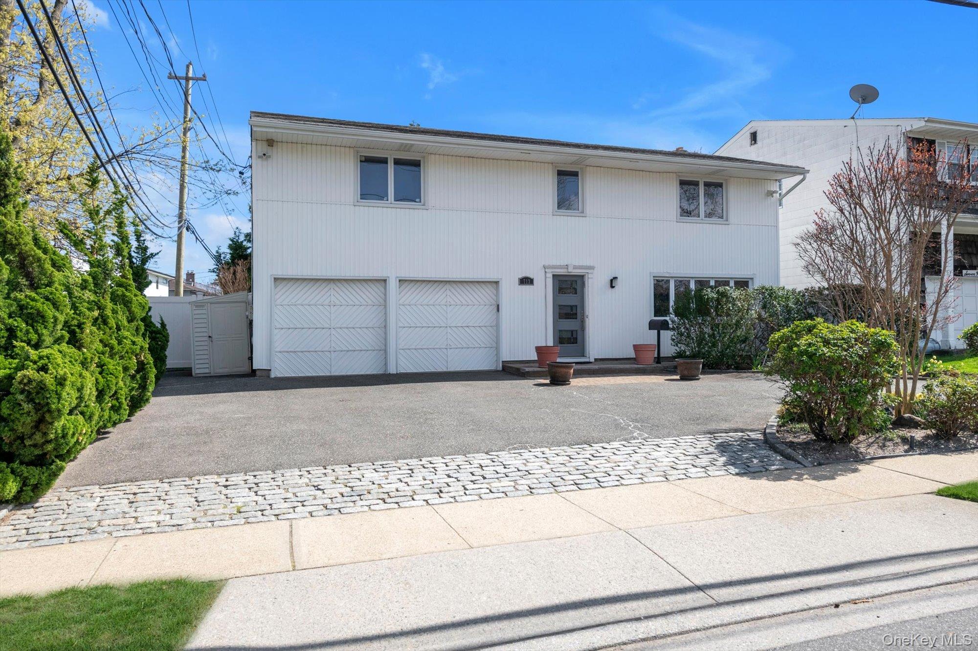 713 Hungry Harbor Road — photo