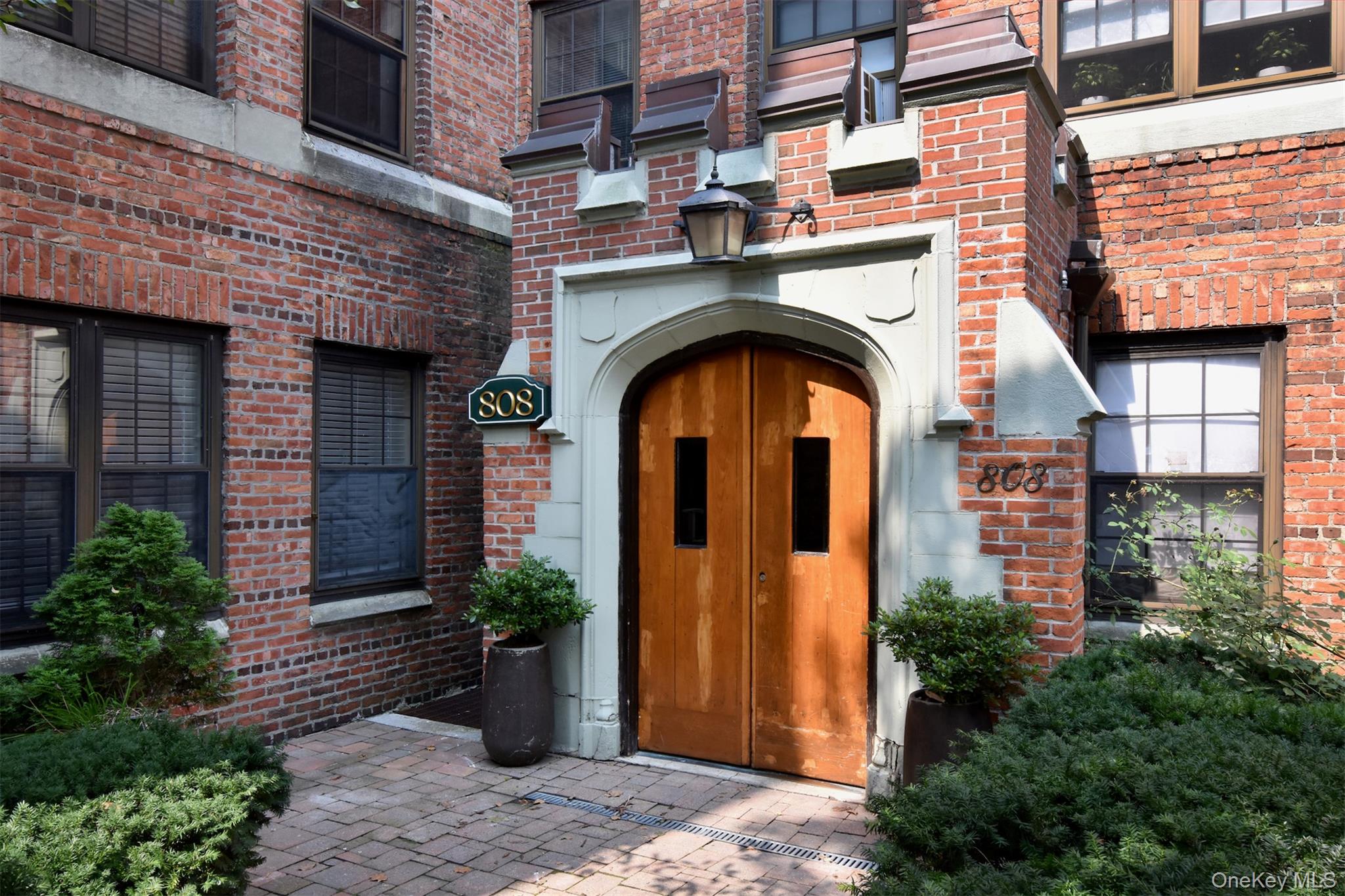 808 Bronx River Road 4E — photo