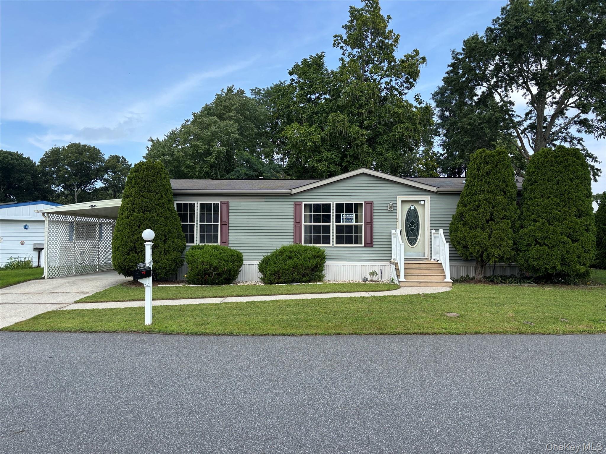 1661 Old Country Road 417 — photo