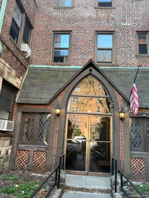 2 Marine Avenue 2B — photo
