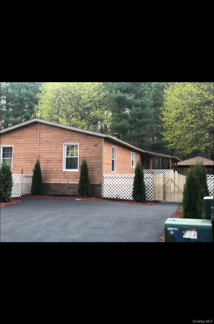 68 Oxford Circle — photo