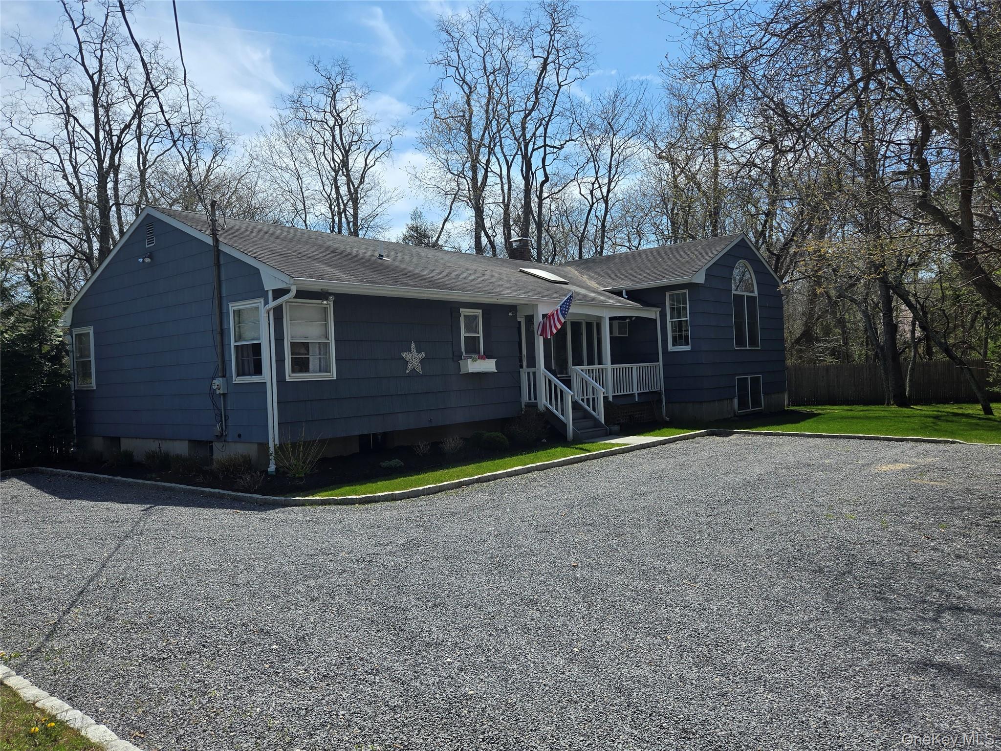 870 Noyack Road — photo