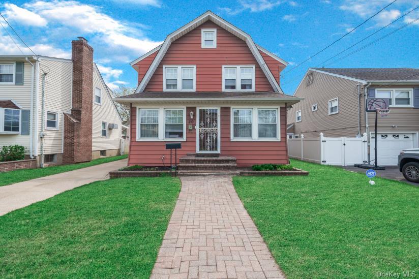 20 Nassau Boulevard — photo