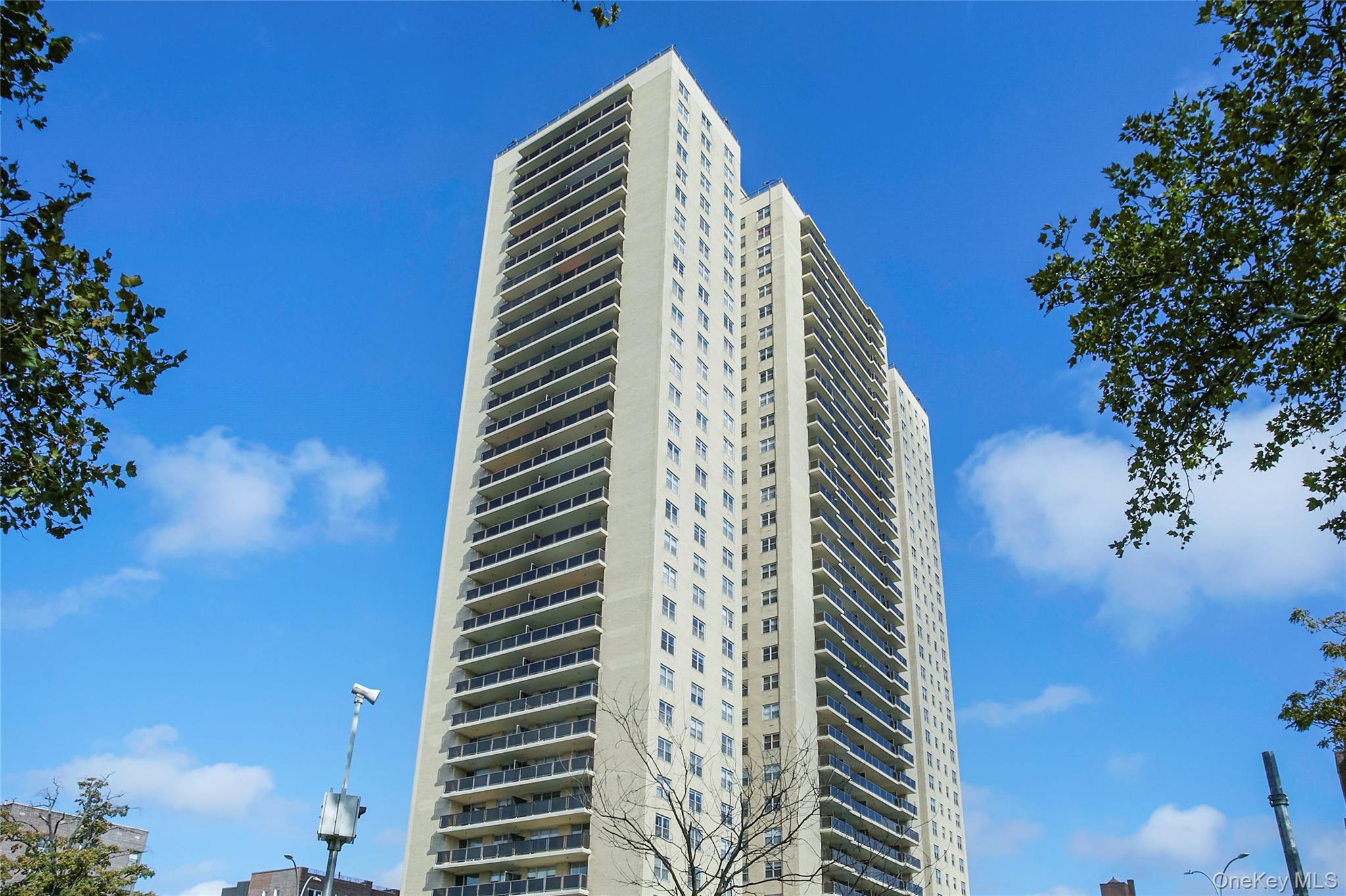 110-11 Queens Boulevard 8K — photo
