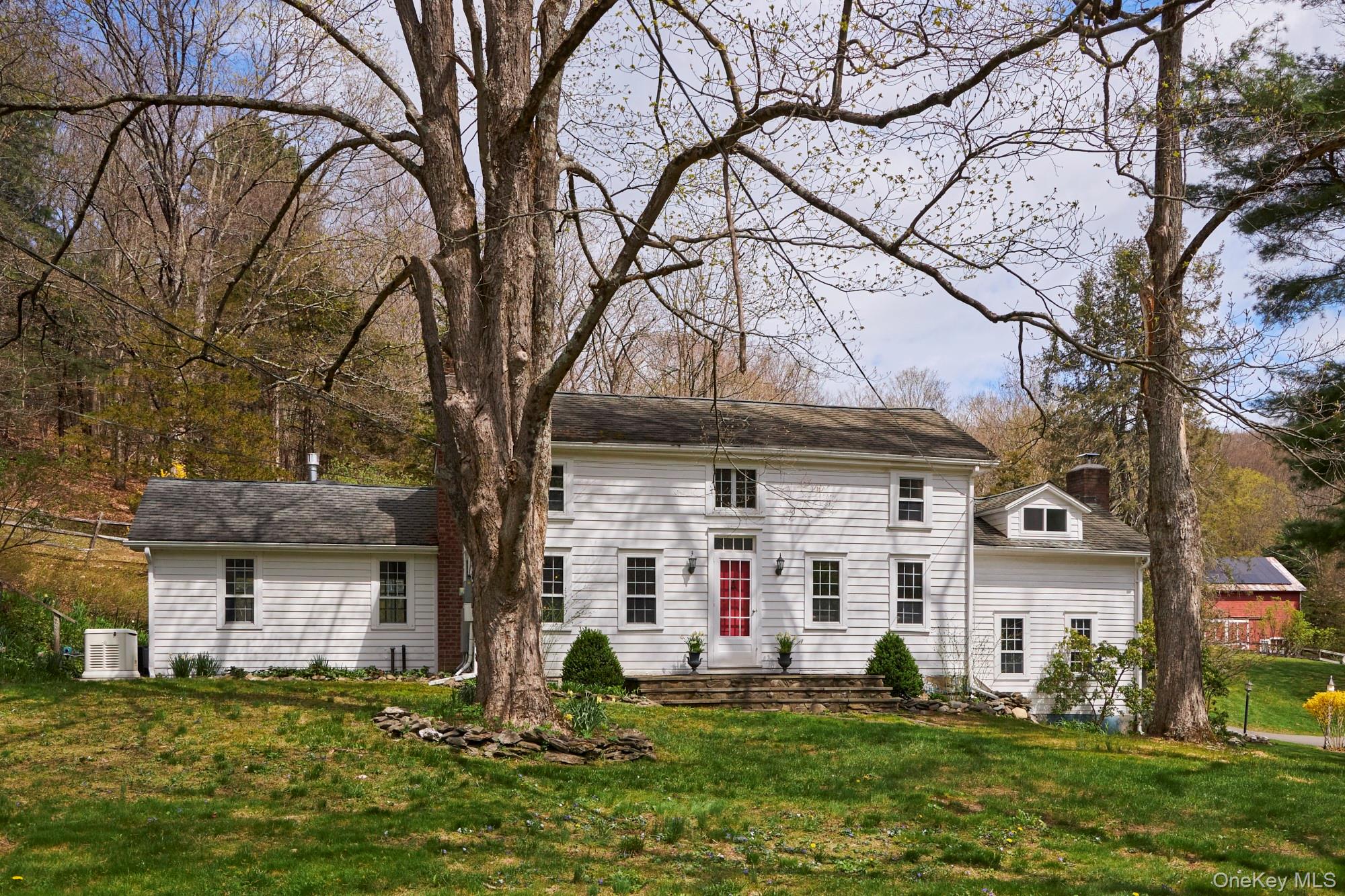 457 Round Lake Road — photo
