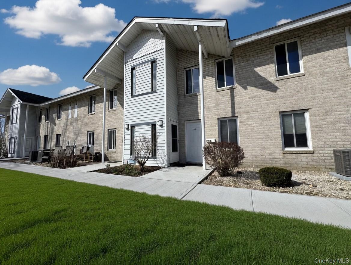 8 Redwood Court 8 — photo
