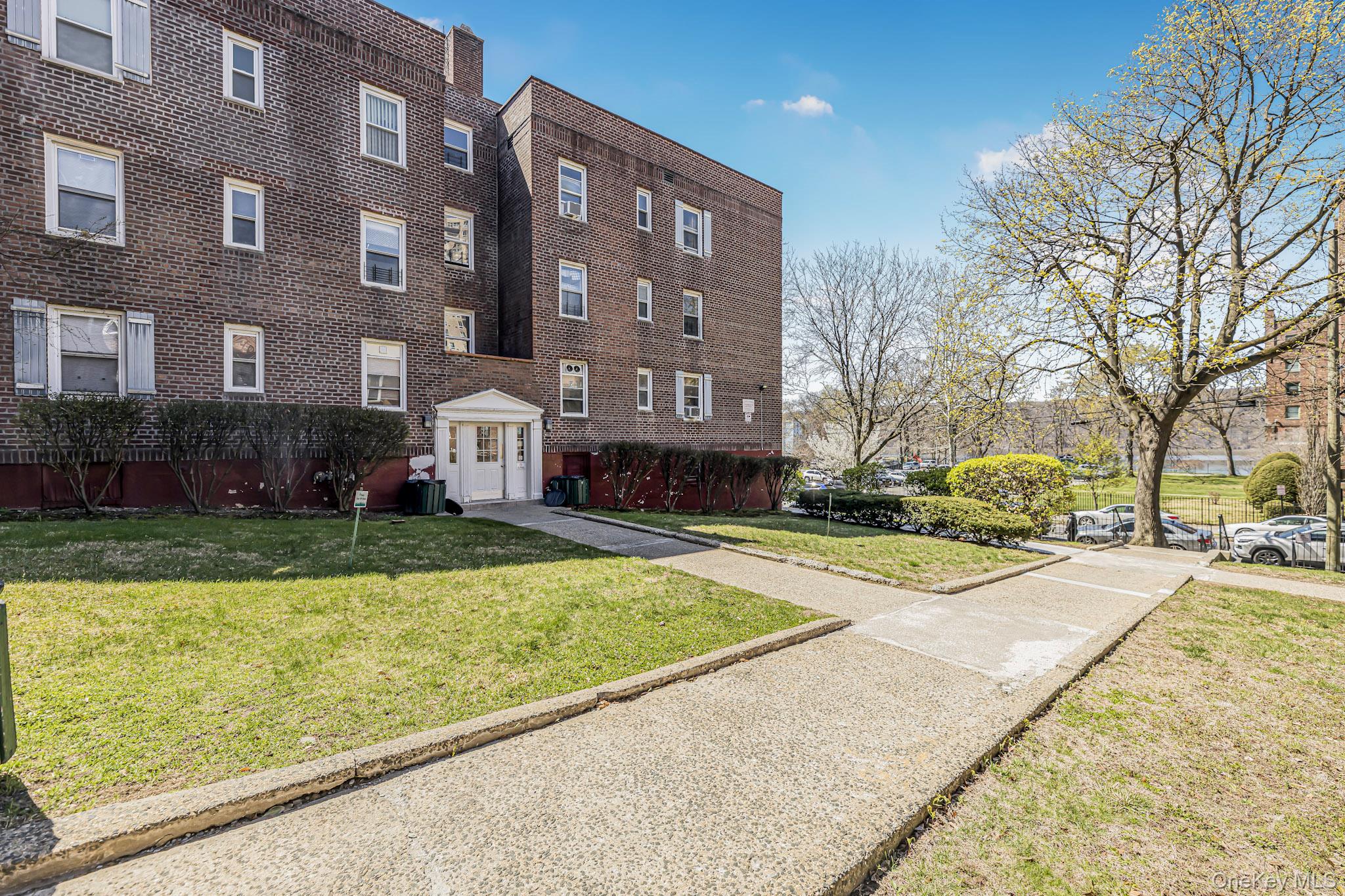 150 Ravine Avenue 3B — photo