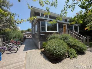 16 Crescent Walk — photo