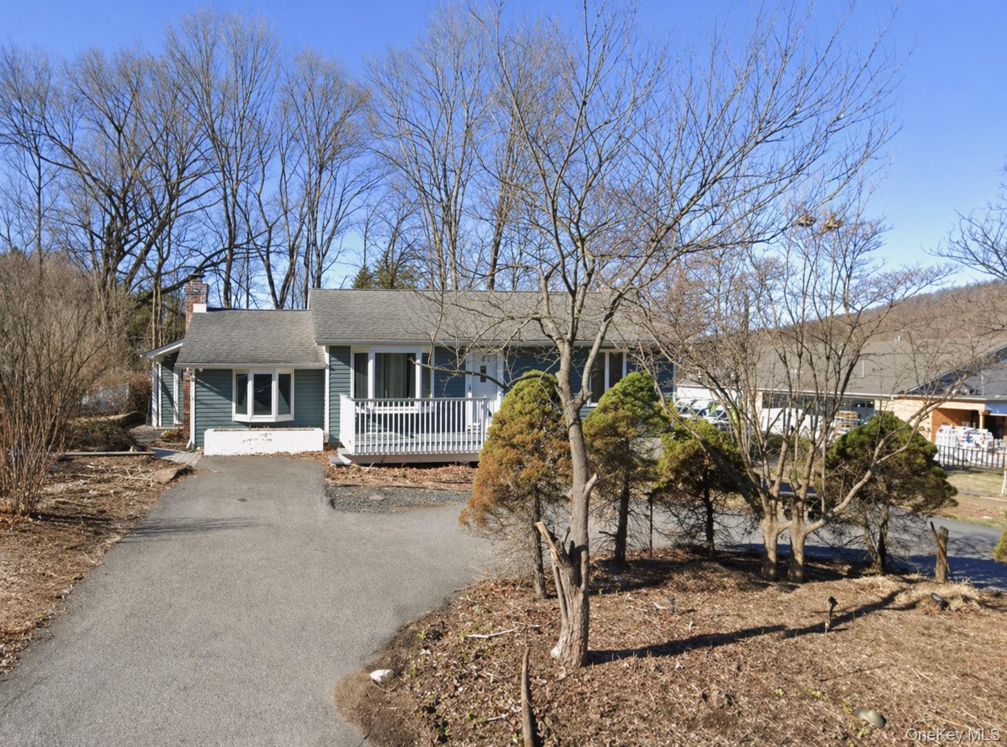 6 Merriewold Lane S — photo
