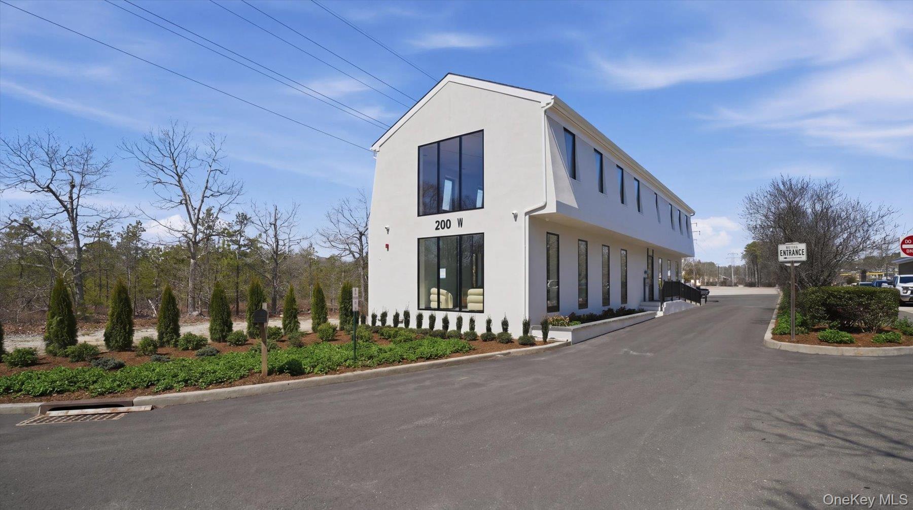 200 W Montauk Highway 2nd Floor, Unit 2a — photo