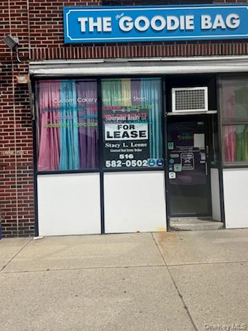 83 Roosevelt Avenue — photo