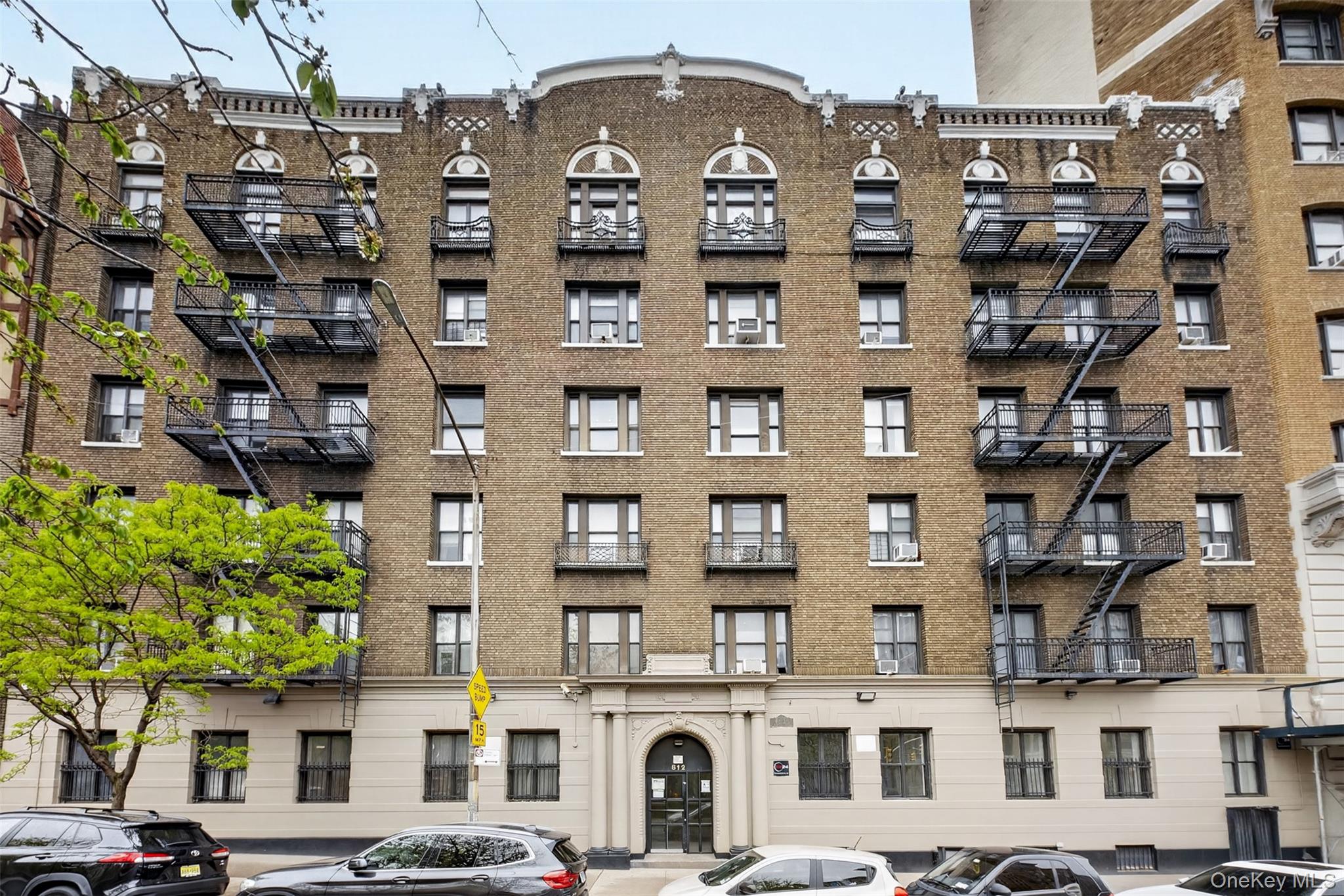 812 Riverside Drive 42 — photo