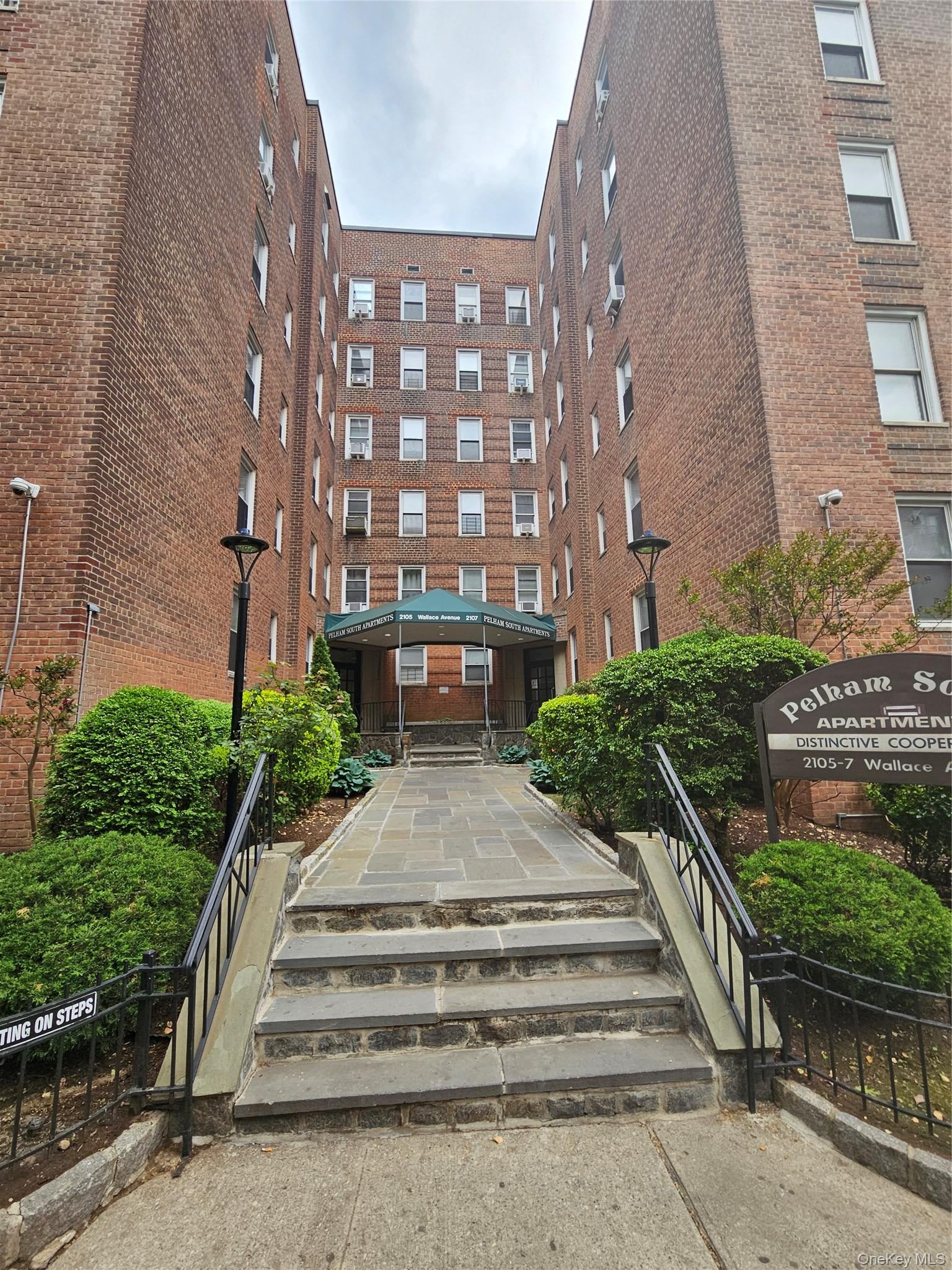 2107 Wallace Avenue 4D — photo