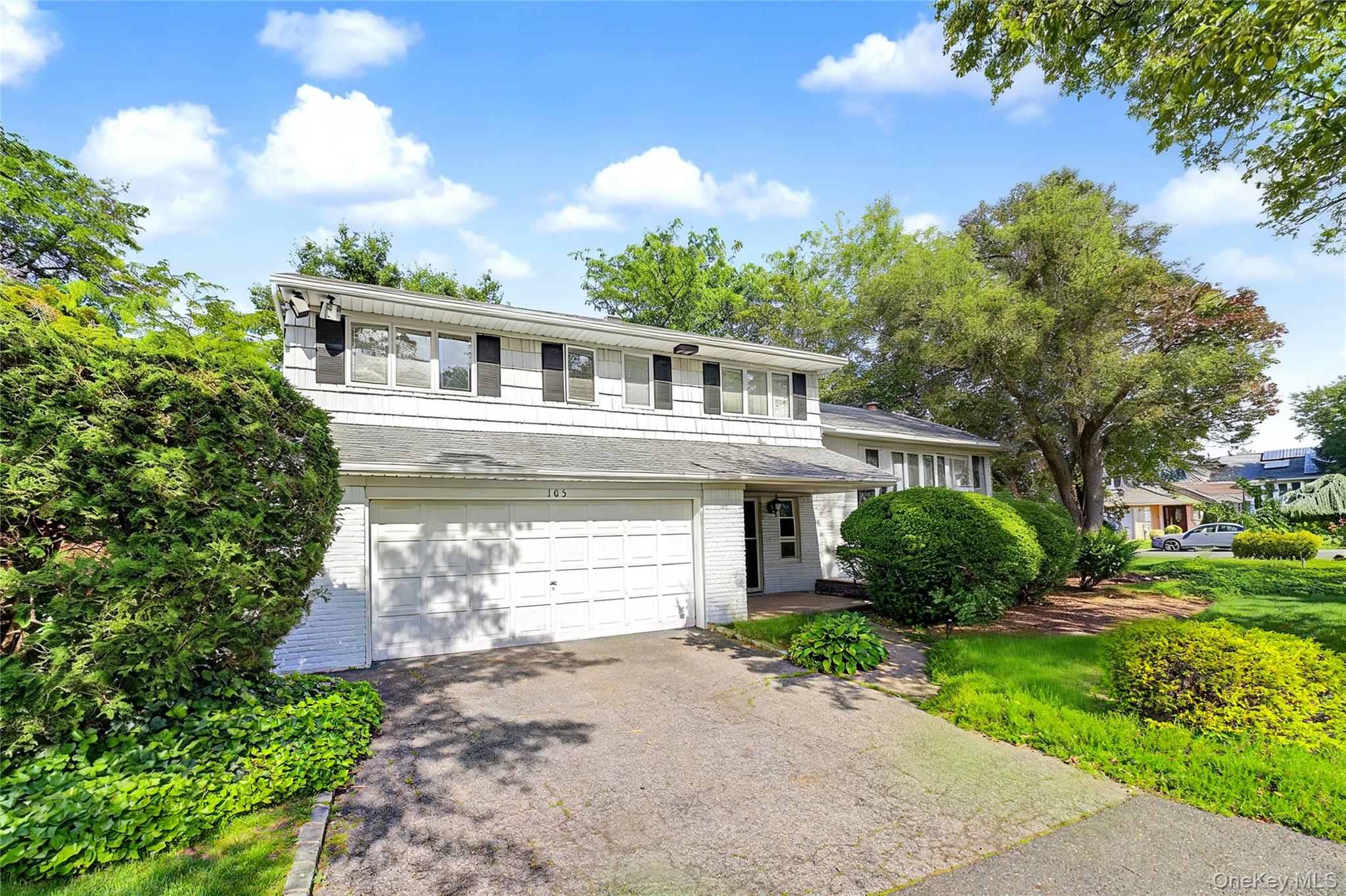 105 Serpentine Lane — photo