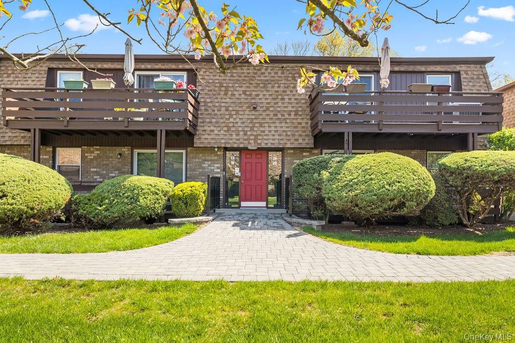 19 New Holland Village — photo