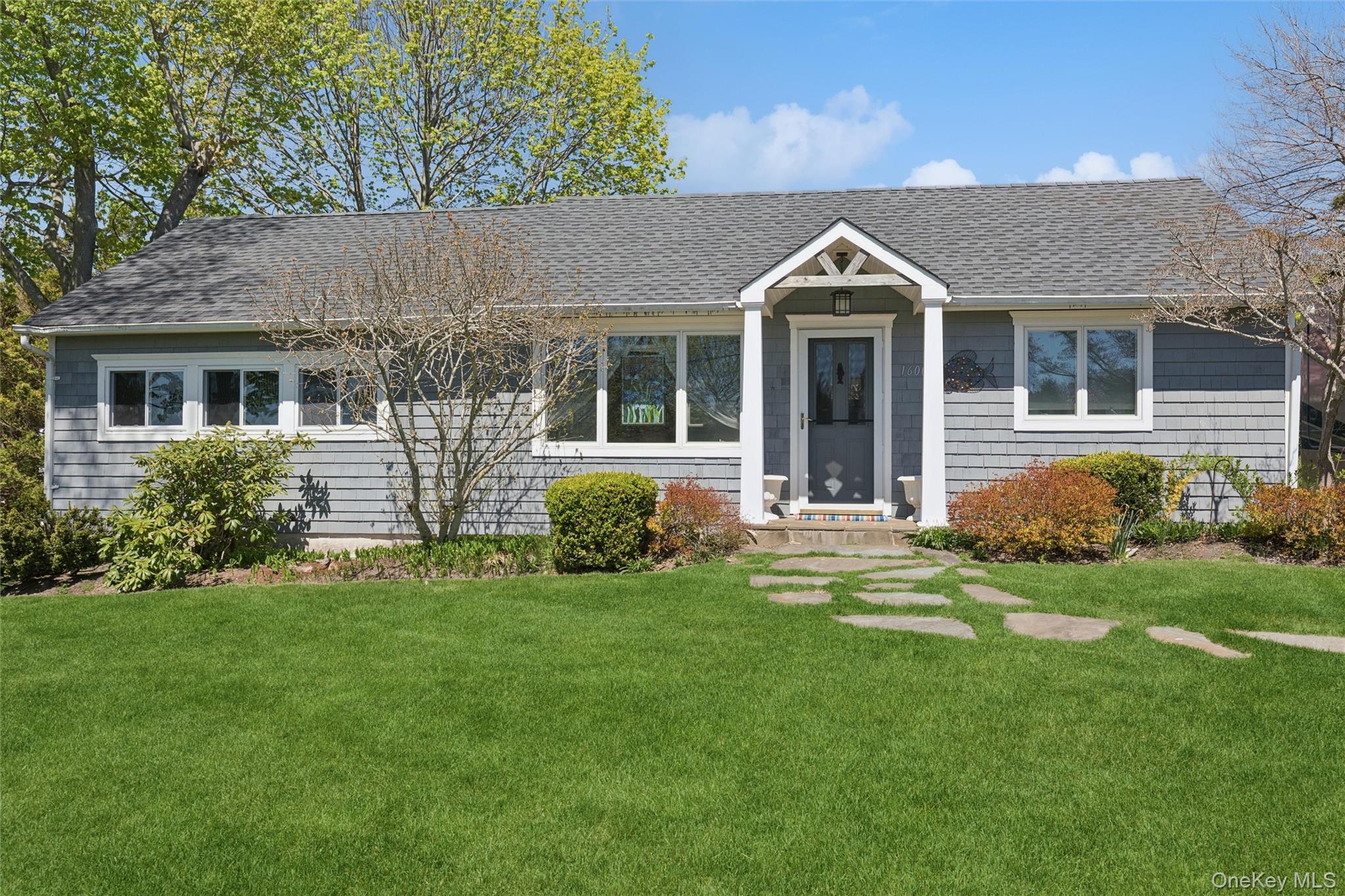 1600 Captain Kidd Drive — photo