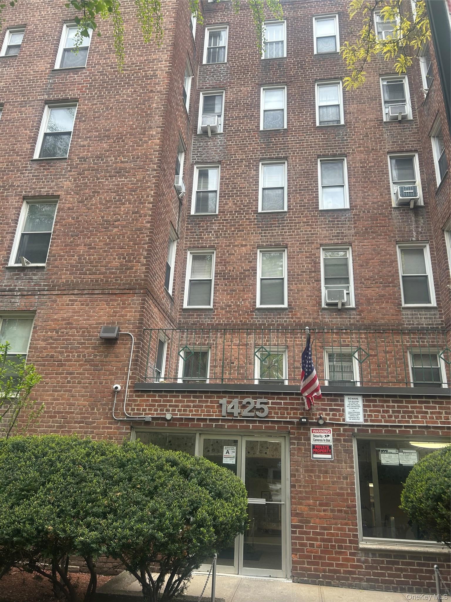 1425 Thieriot Avenue 1J — photo