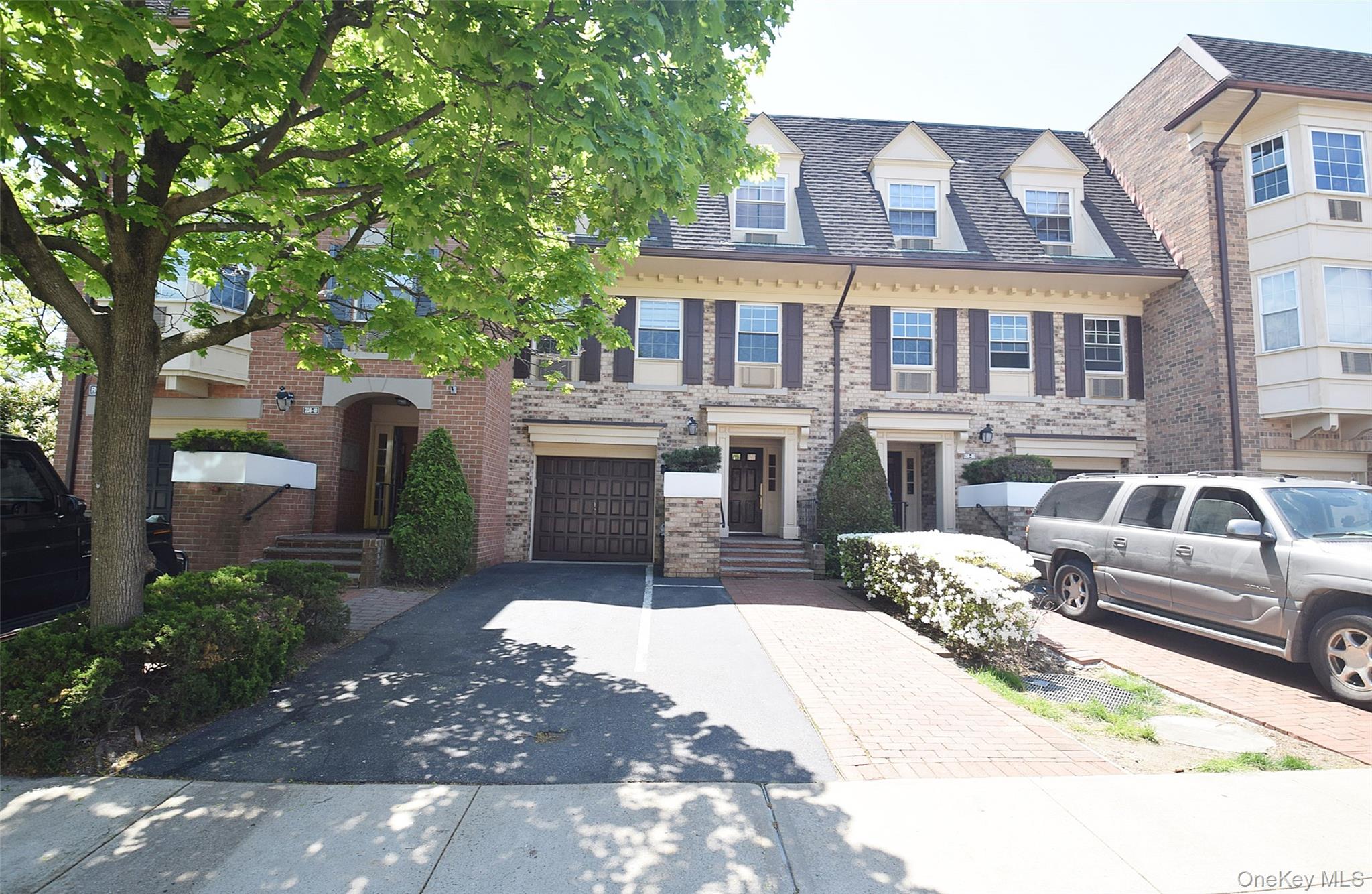 208-08 Robert Road 191M — photo