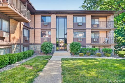 10 Oakwood Terrace 65 — photo