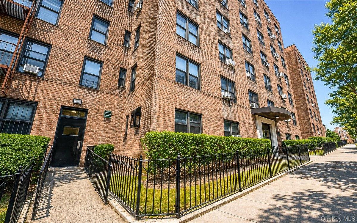 102-12 65th Avenue C35 — photo