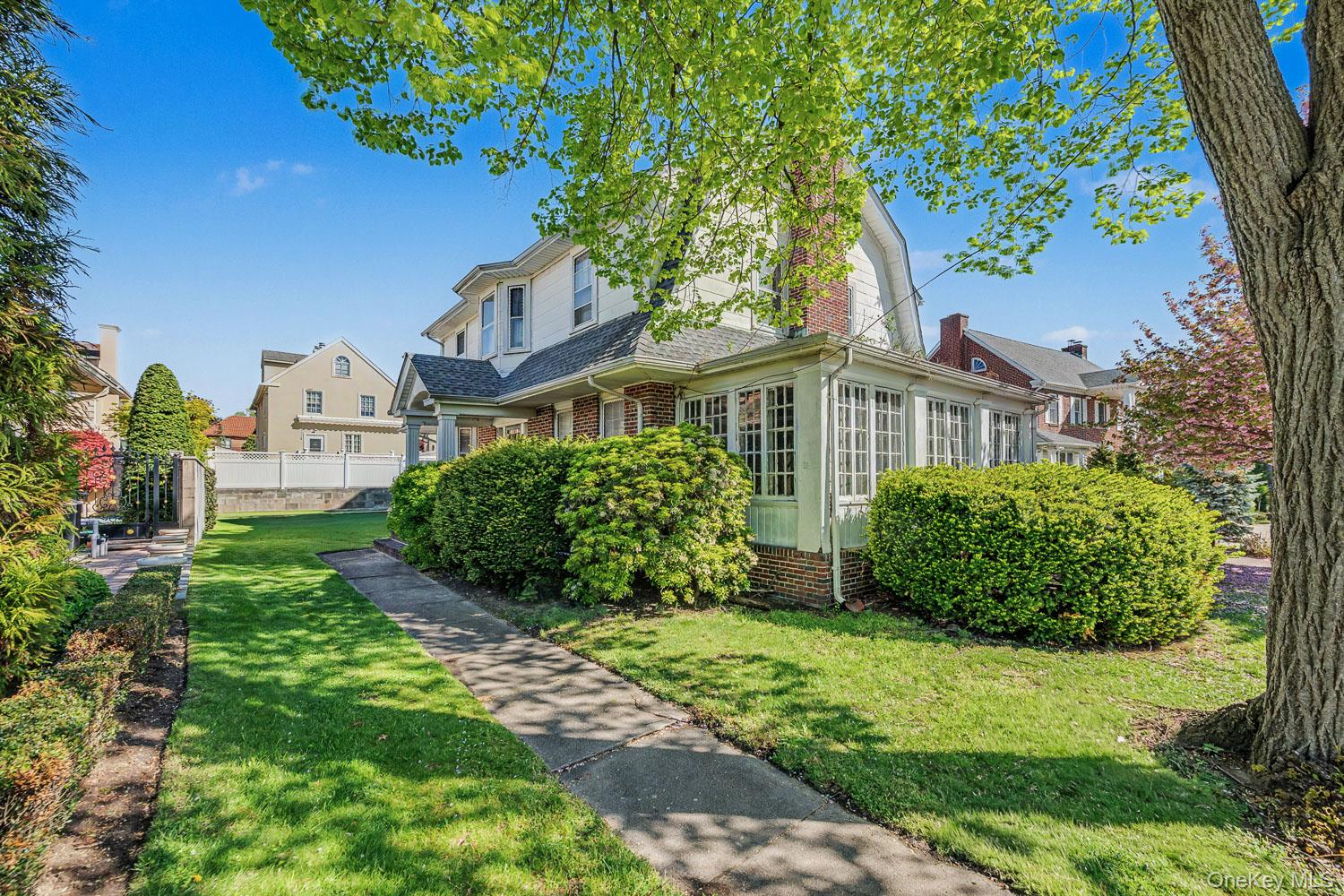 27 Center Drive — photo