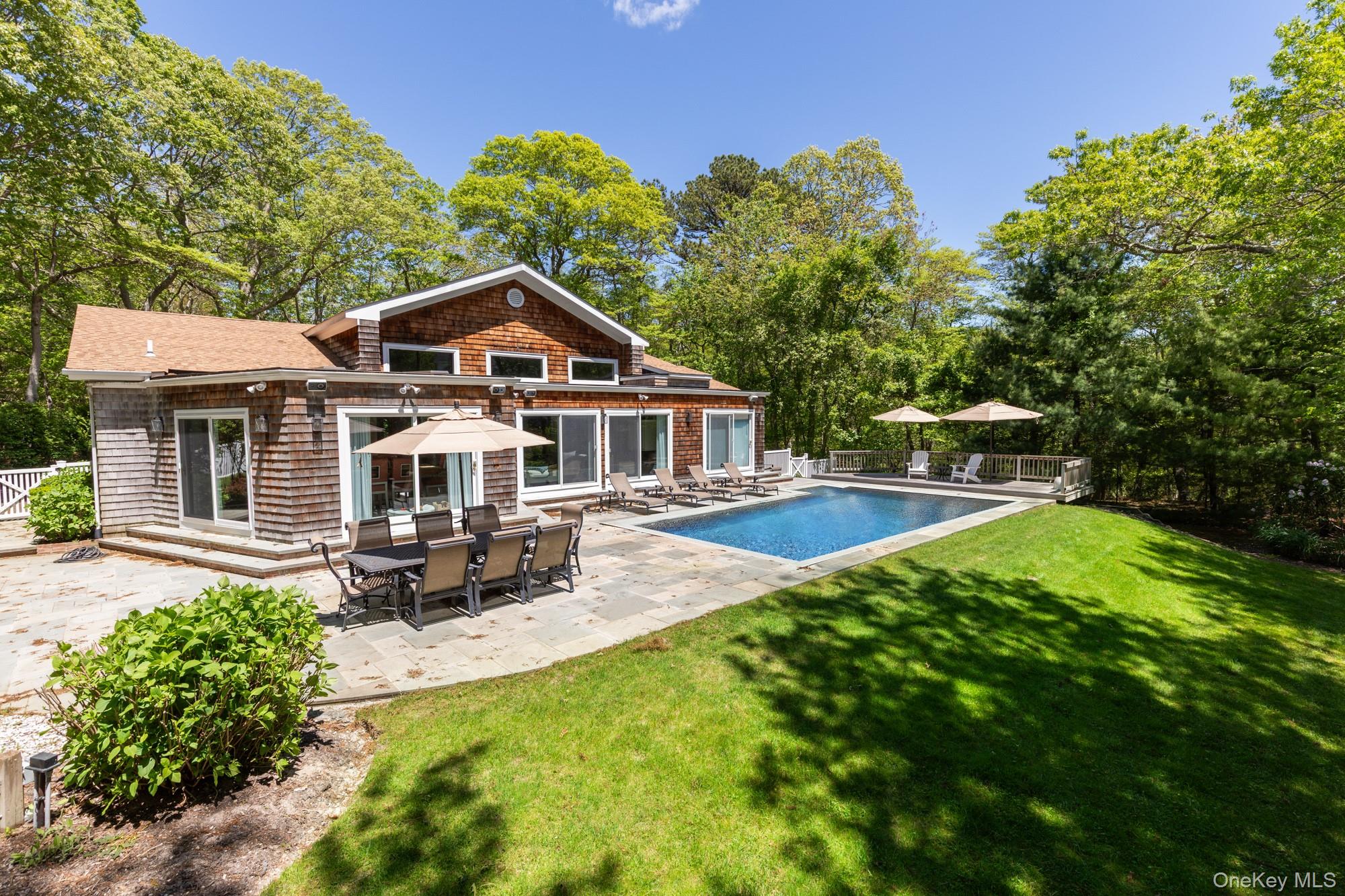 4 Lakewood Lane — photo