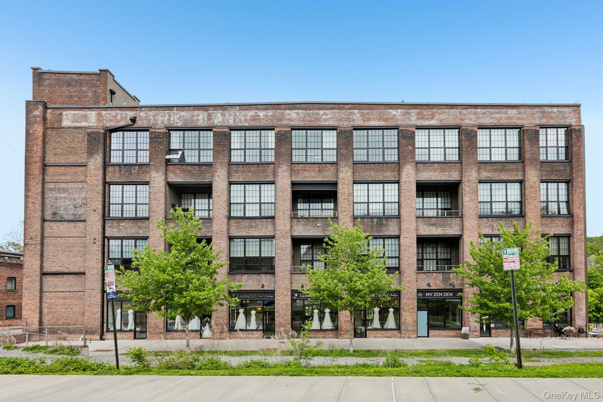1 E Main Street 401 — photo