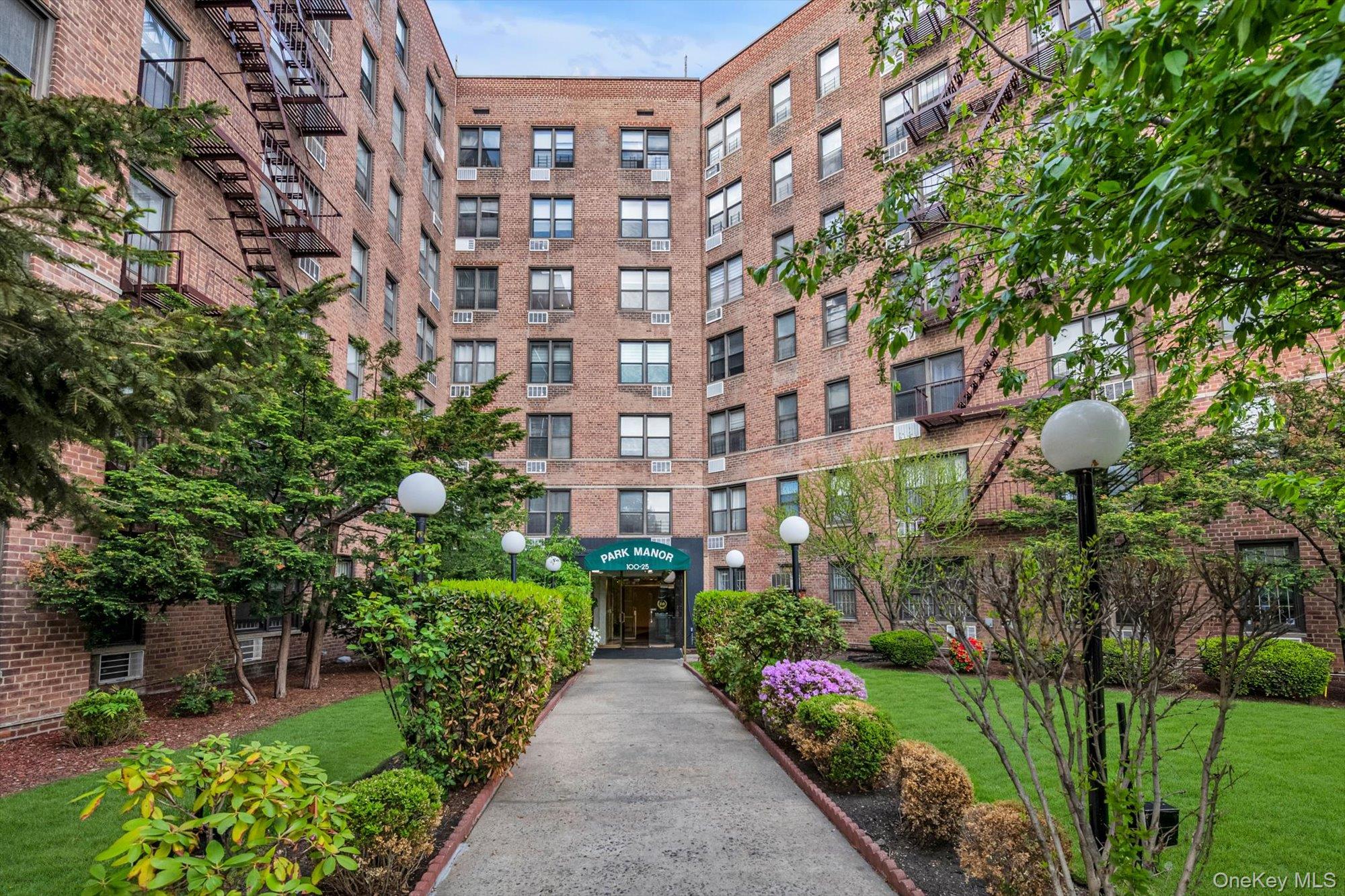 100-25 Queens Boulevard 6E — photo