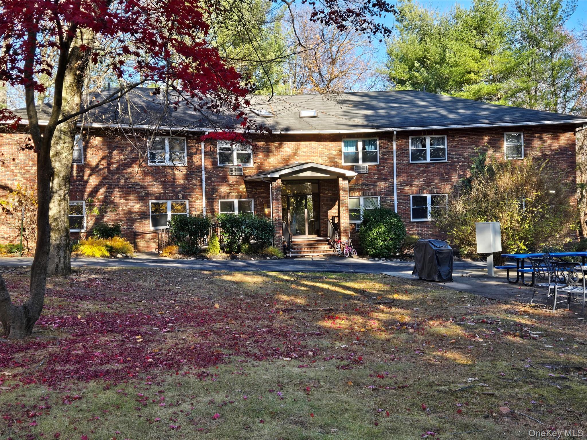 119 W Crooked Hill Road 104 — photo