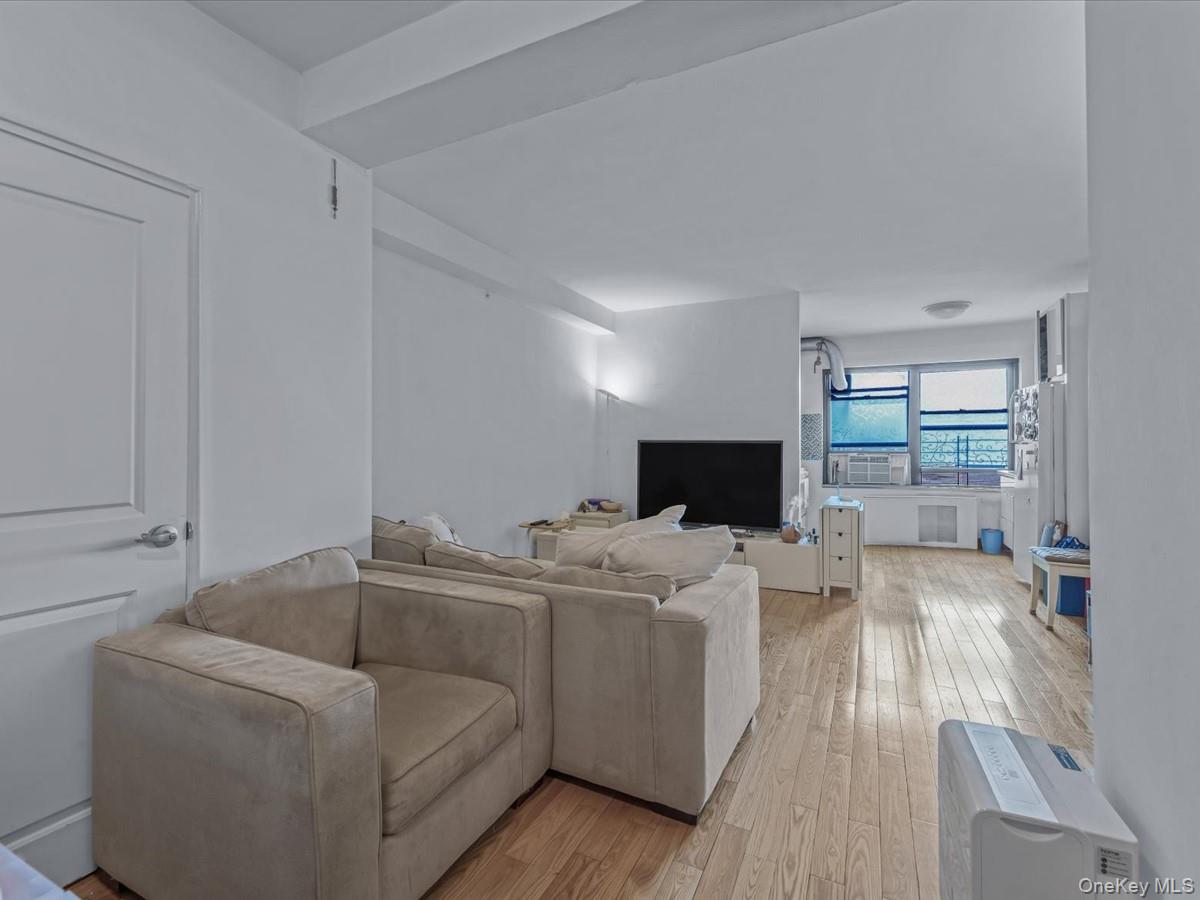 9905 63rd Drive 7R — photo