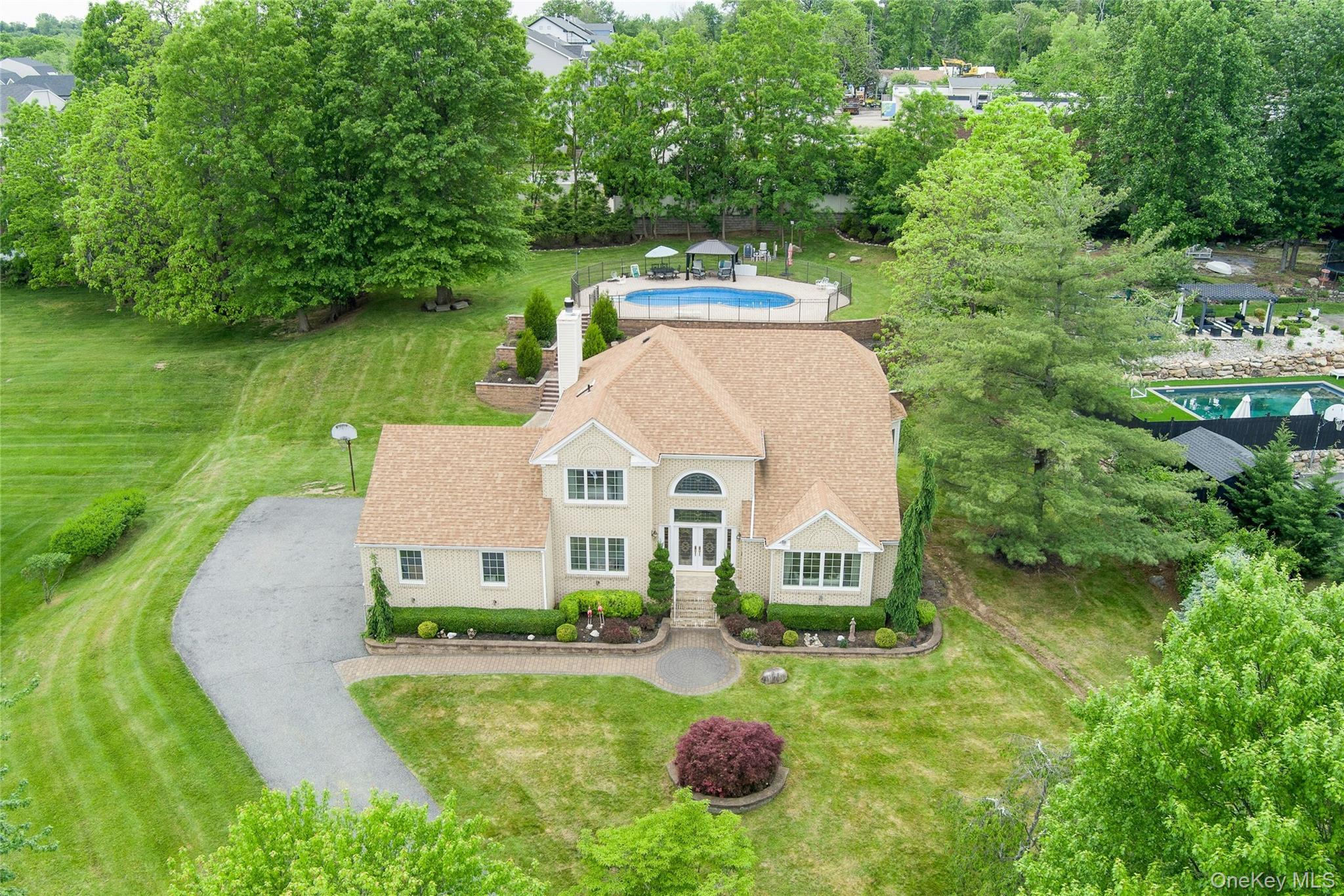 8 Stark Court — photo