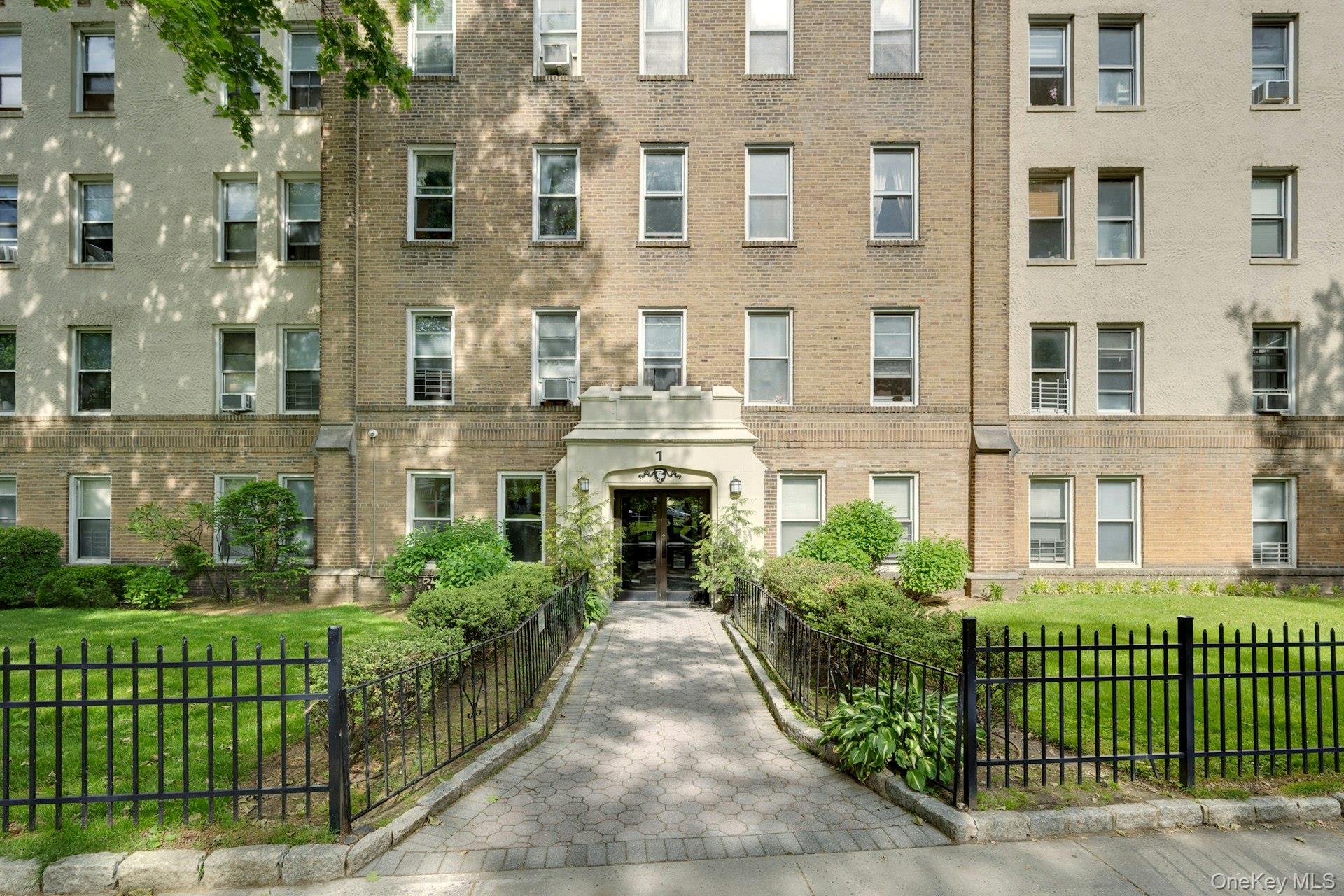 472 Gramatan Avenue a3 — photo