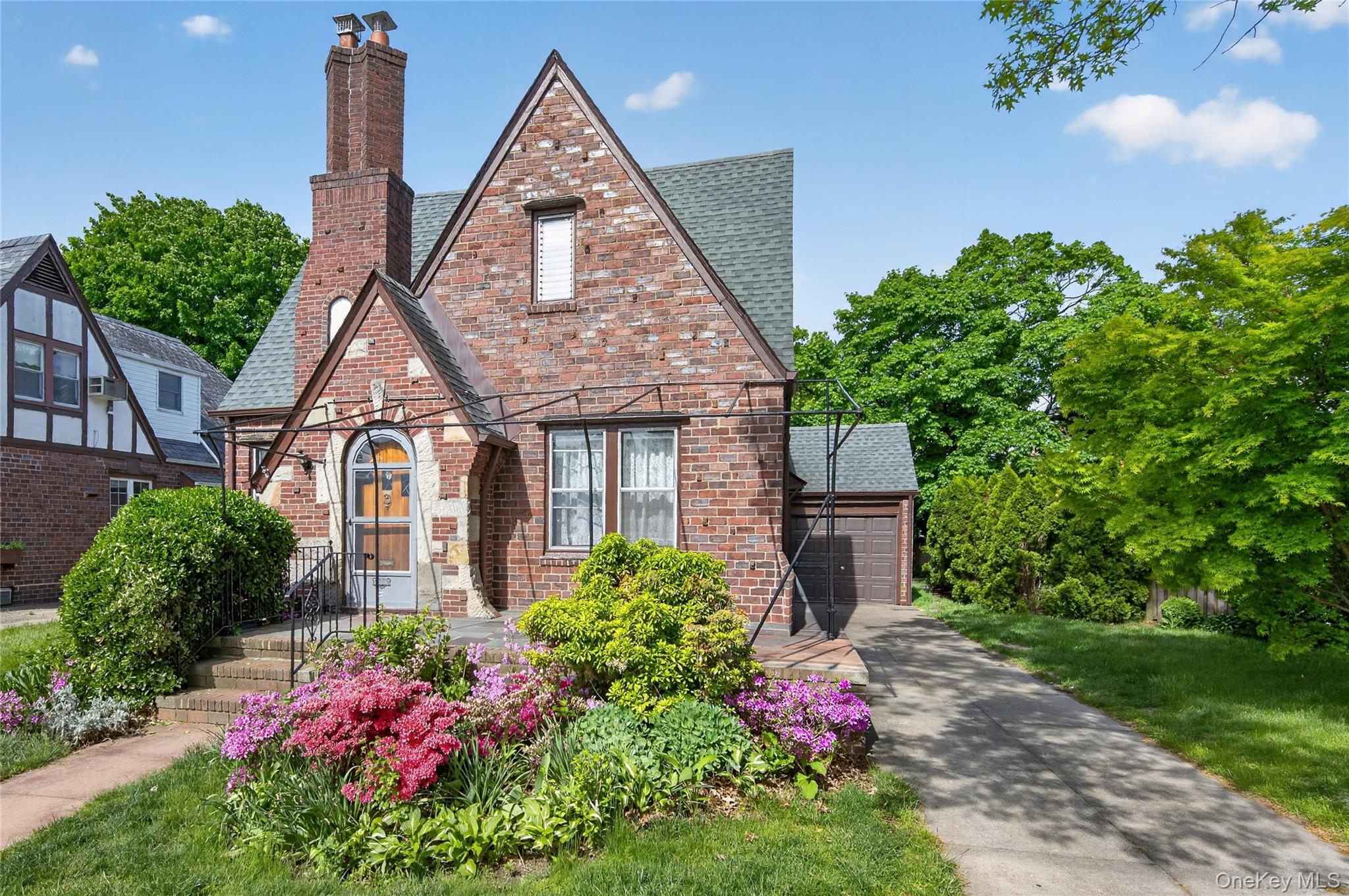 114 New Hyde Park Road — photo