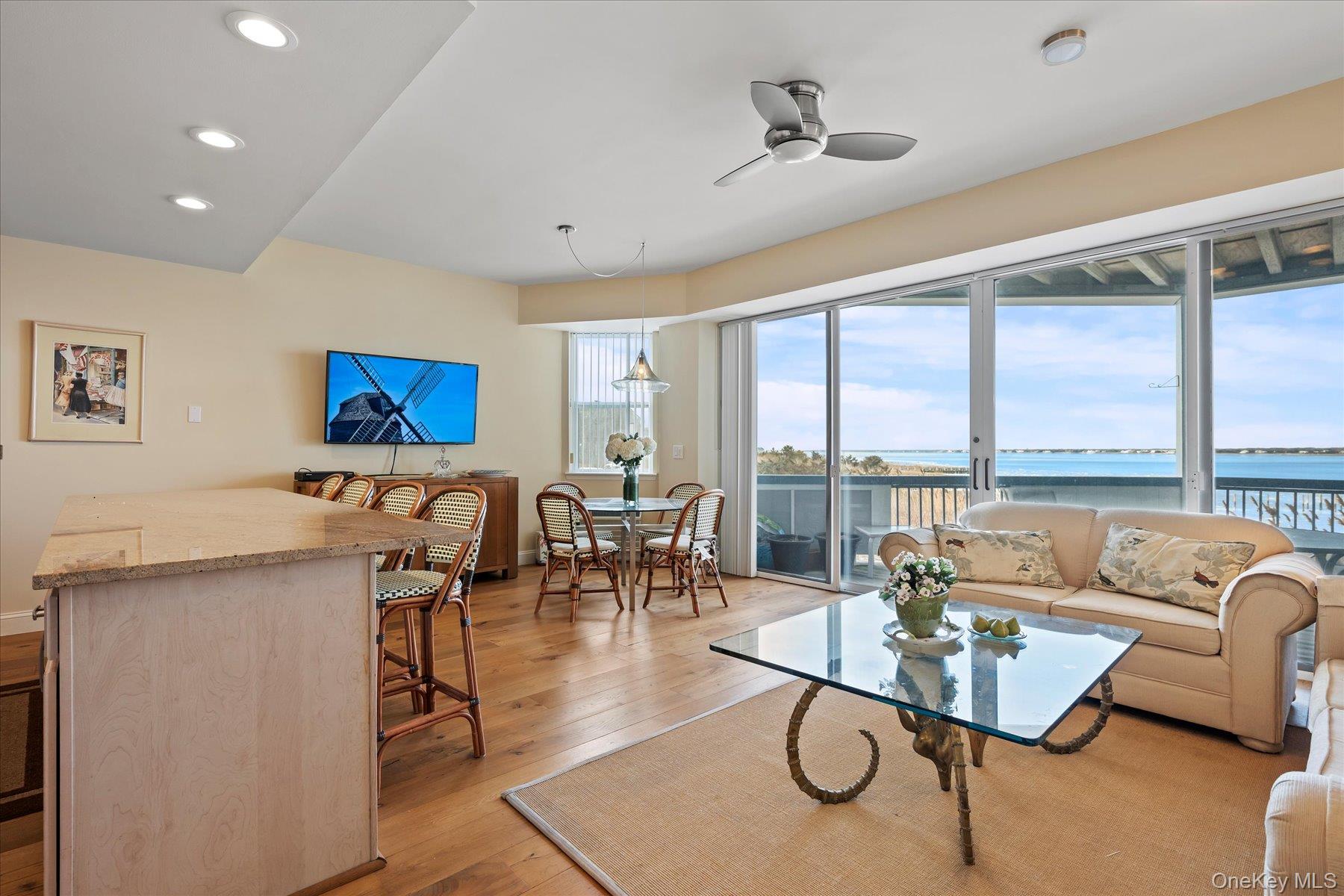 260 Dune Road 89 — photo