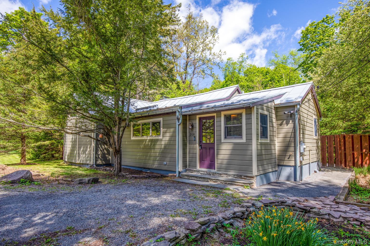 208 Tinker Street — photo
