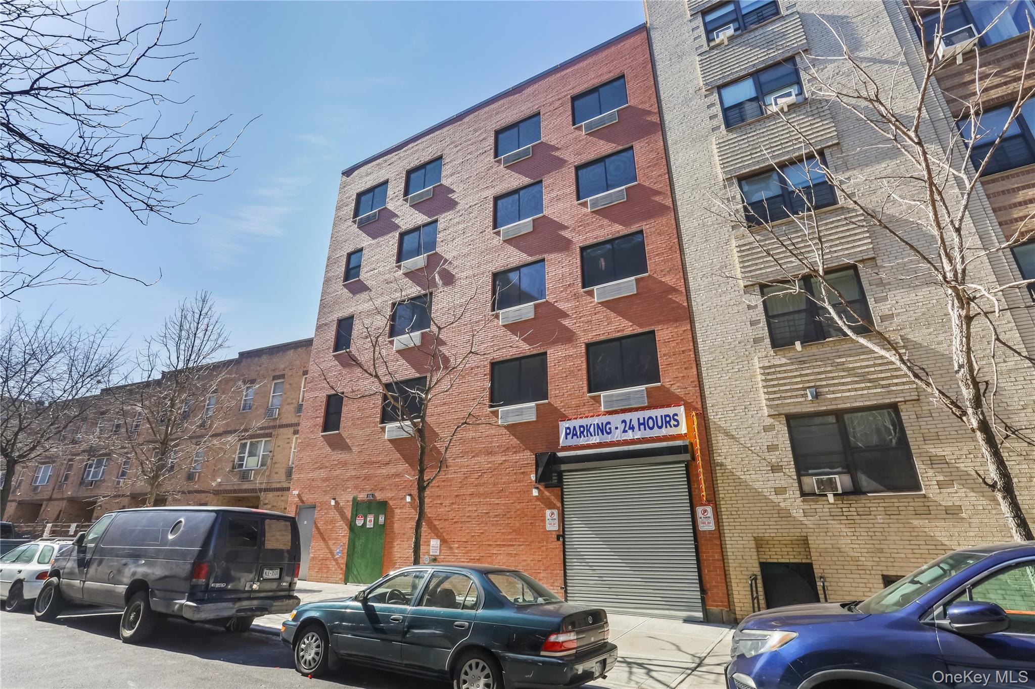 1081 Anderson — photo