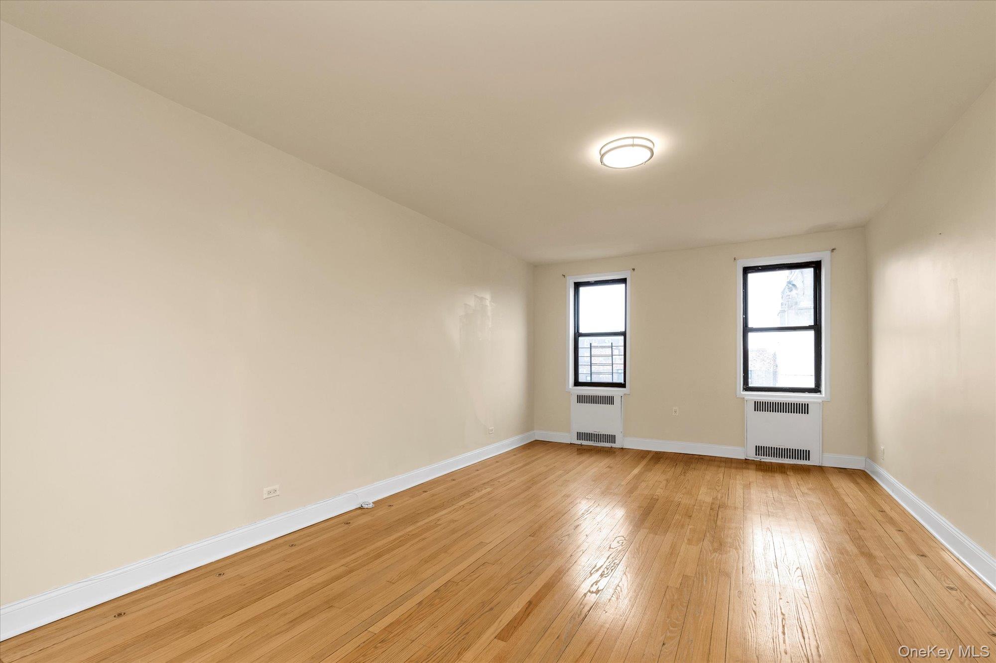 92-11 35th Avenue 5E — photo