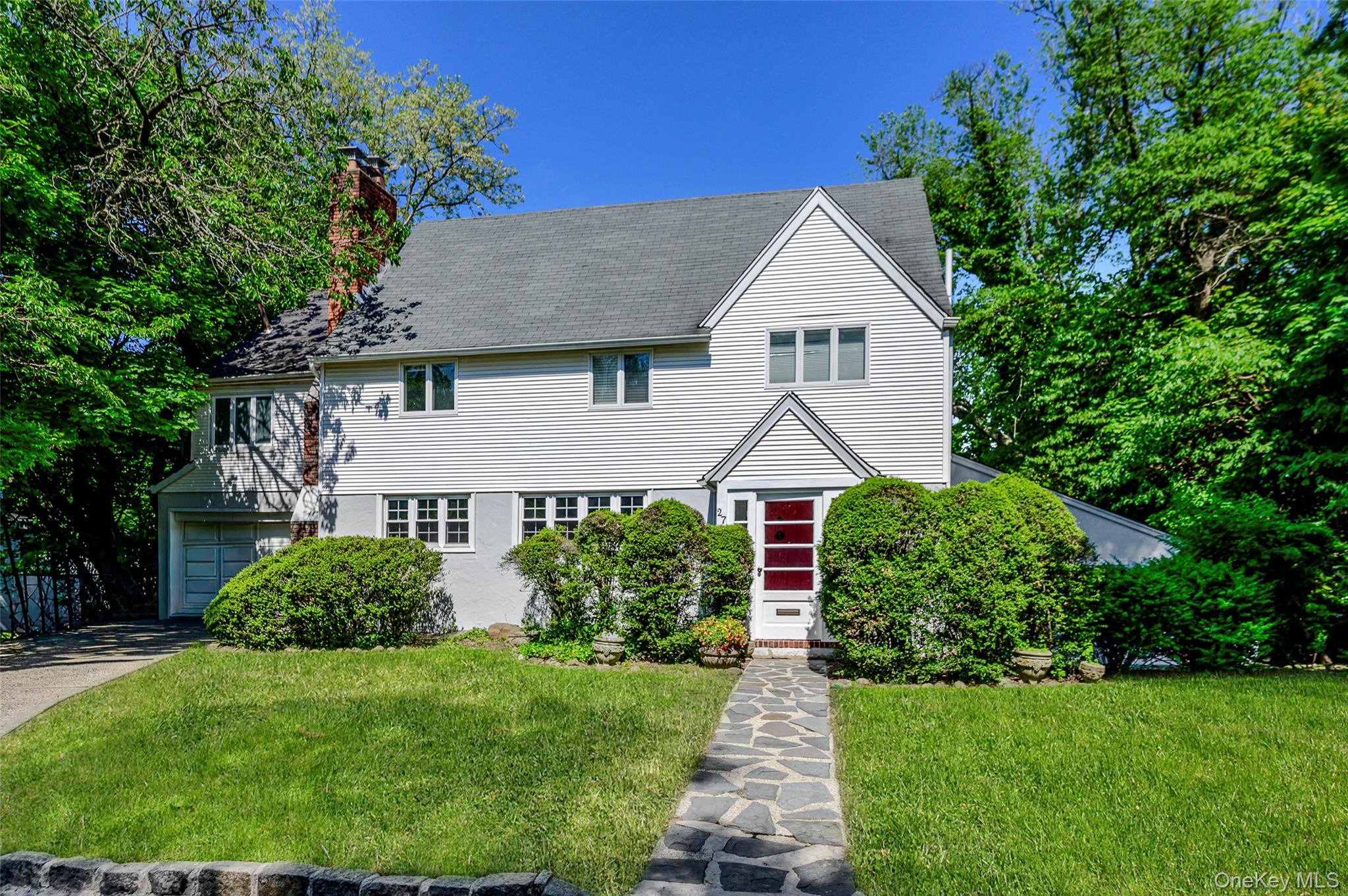 27 Ridge Drive E — photo
