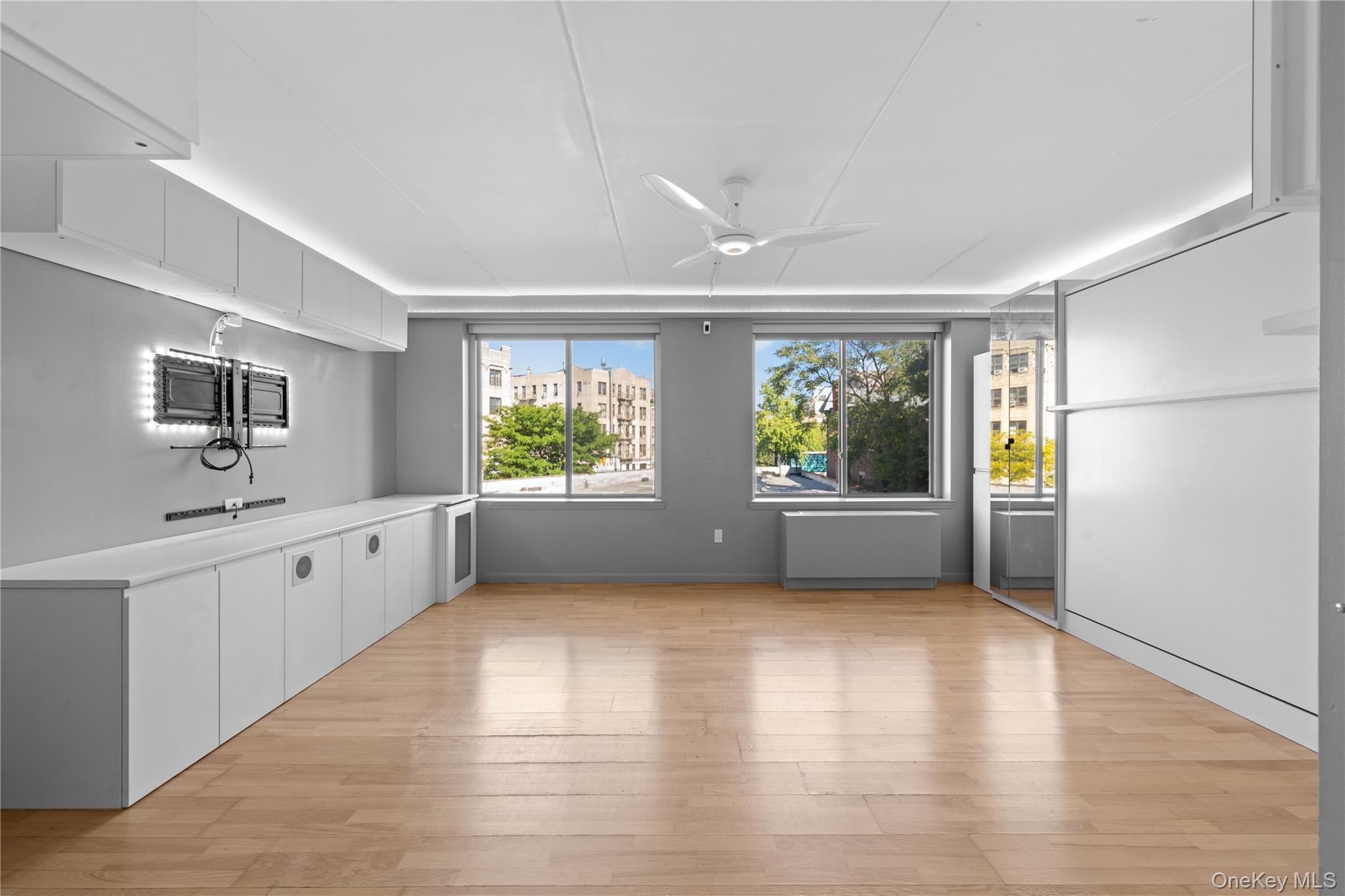 715 Fox Street 4H — photo