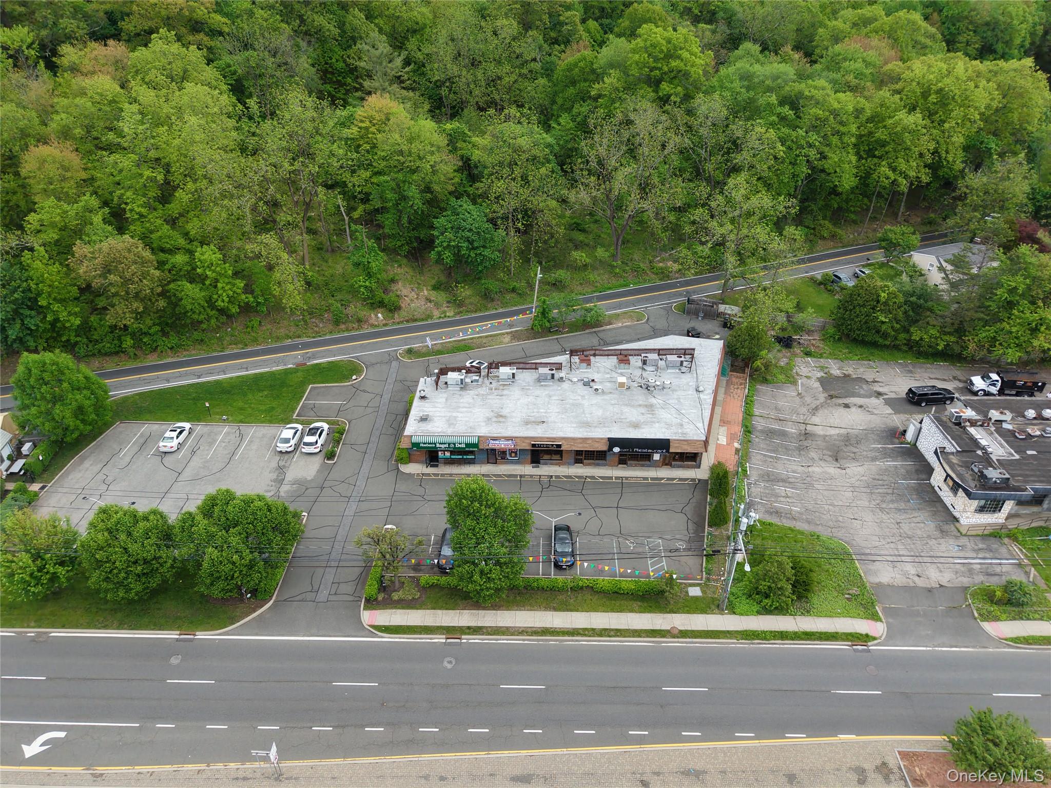 589 Route 303 5,6,7 — photo