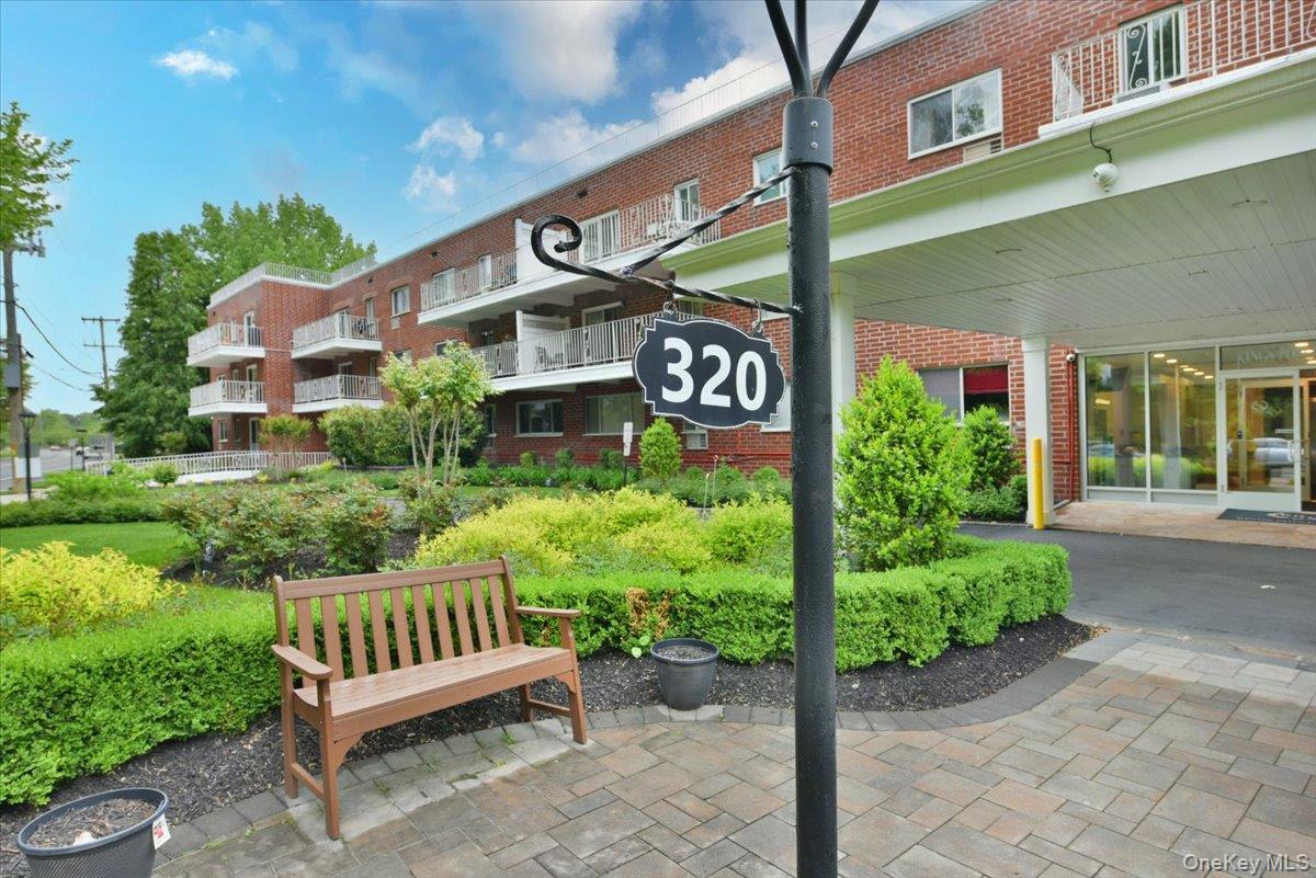 320 East Shore Road 15a — photo