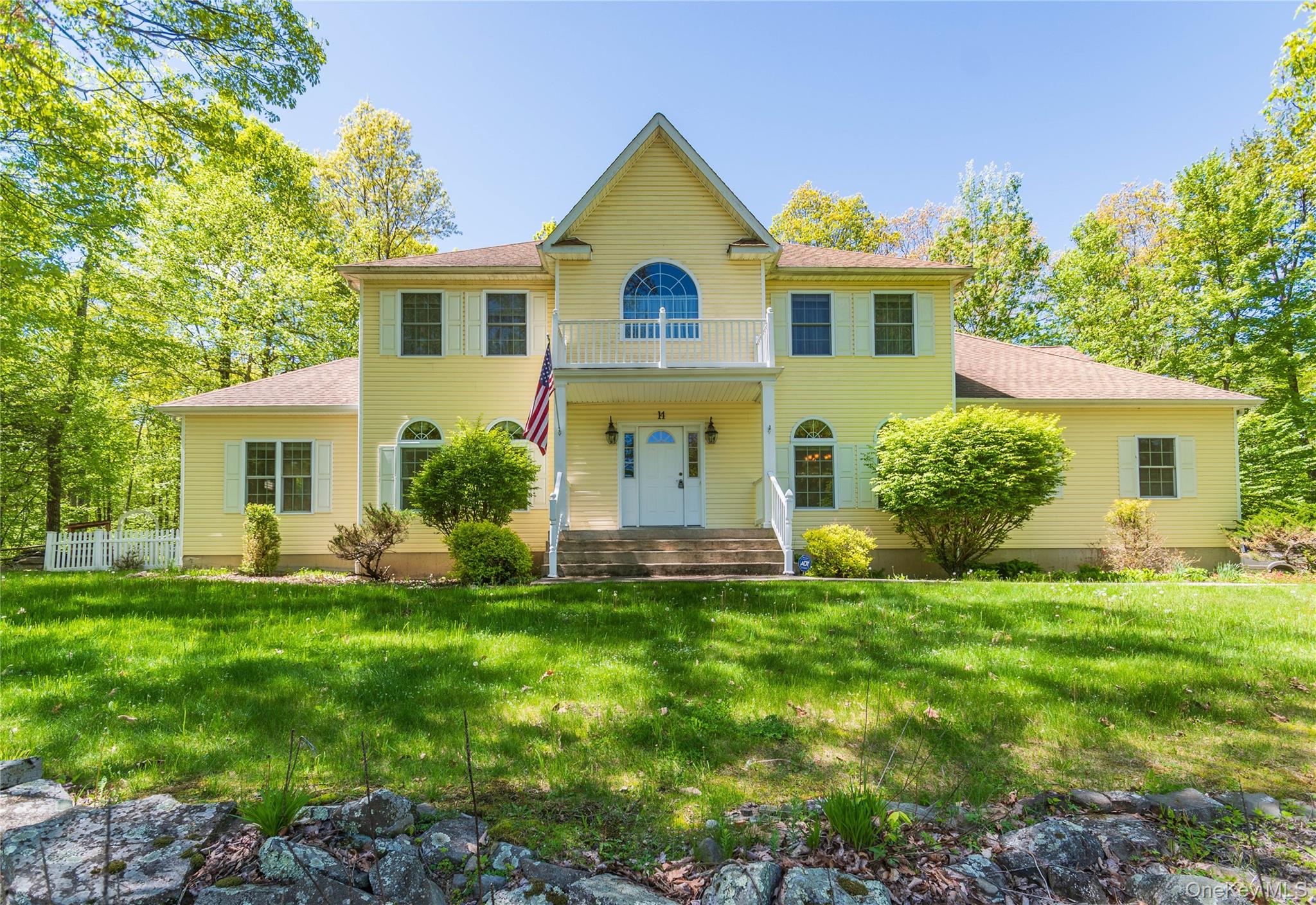 14 Glen Rock Circle — photo