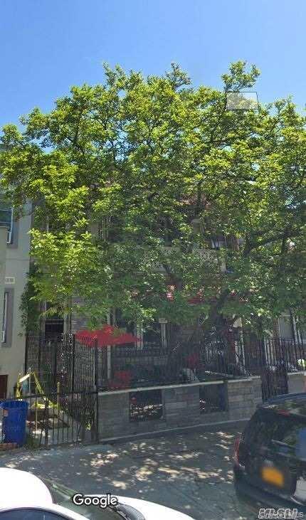 1212 Manor Avenue — photo