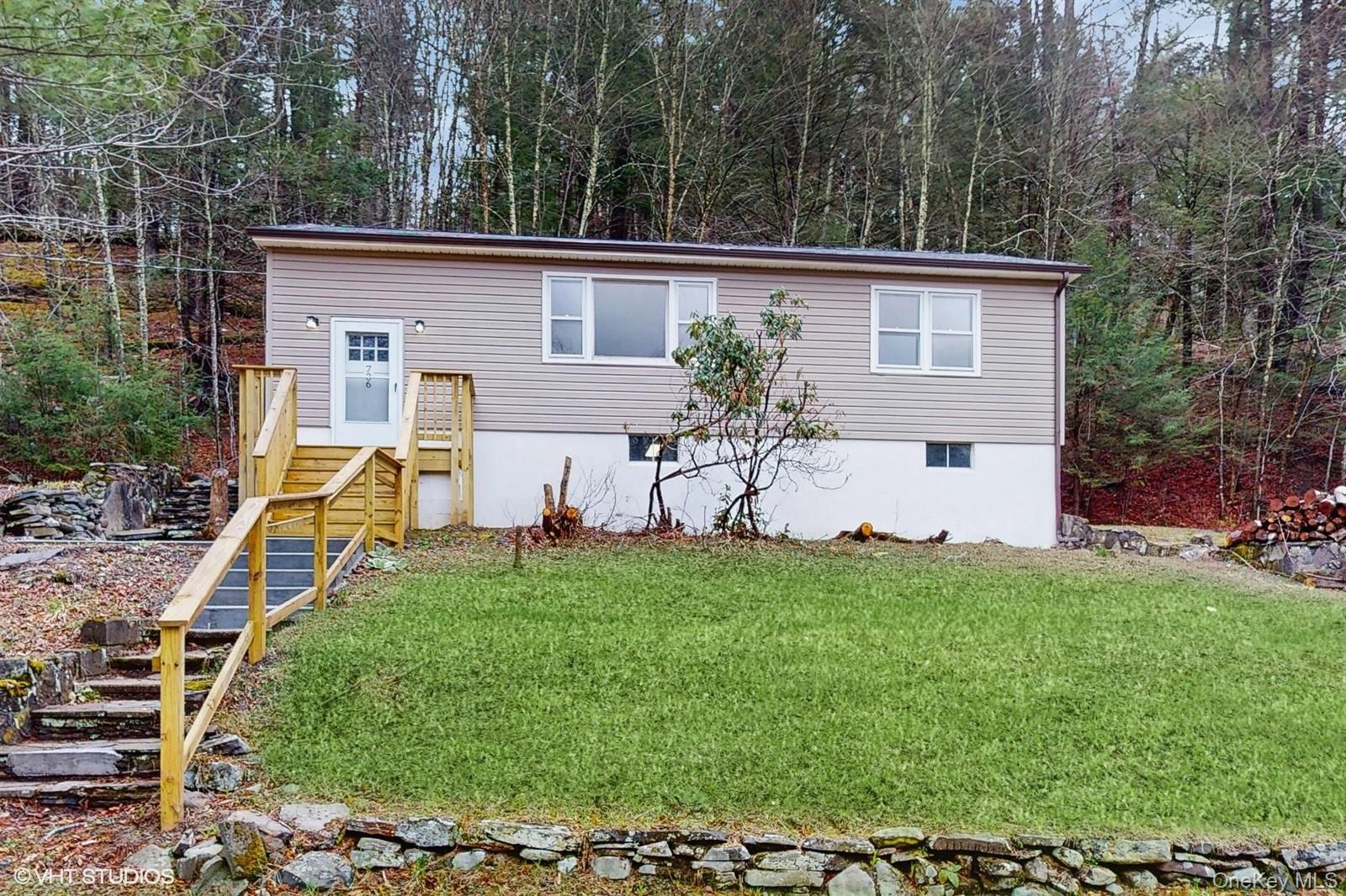 736 State Route 55 — photo