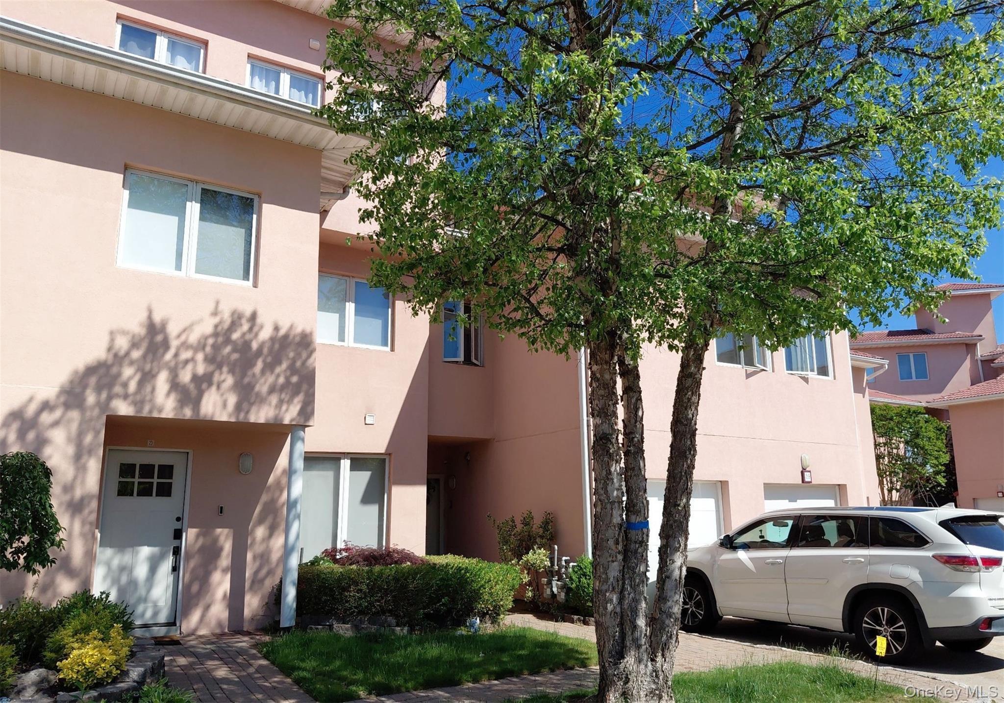 57 Harbour Court — photo