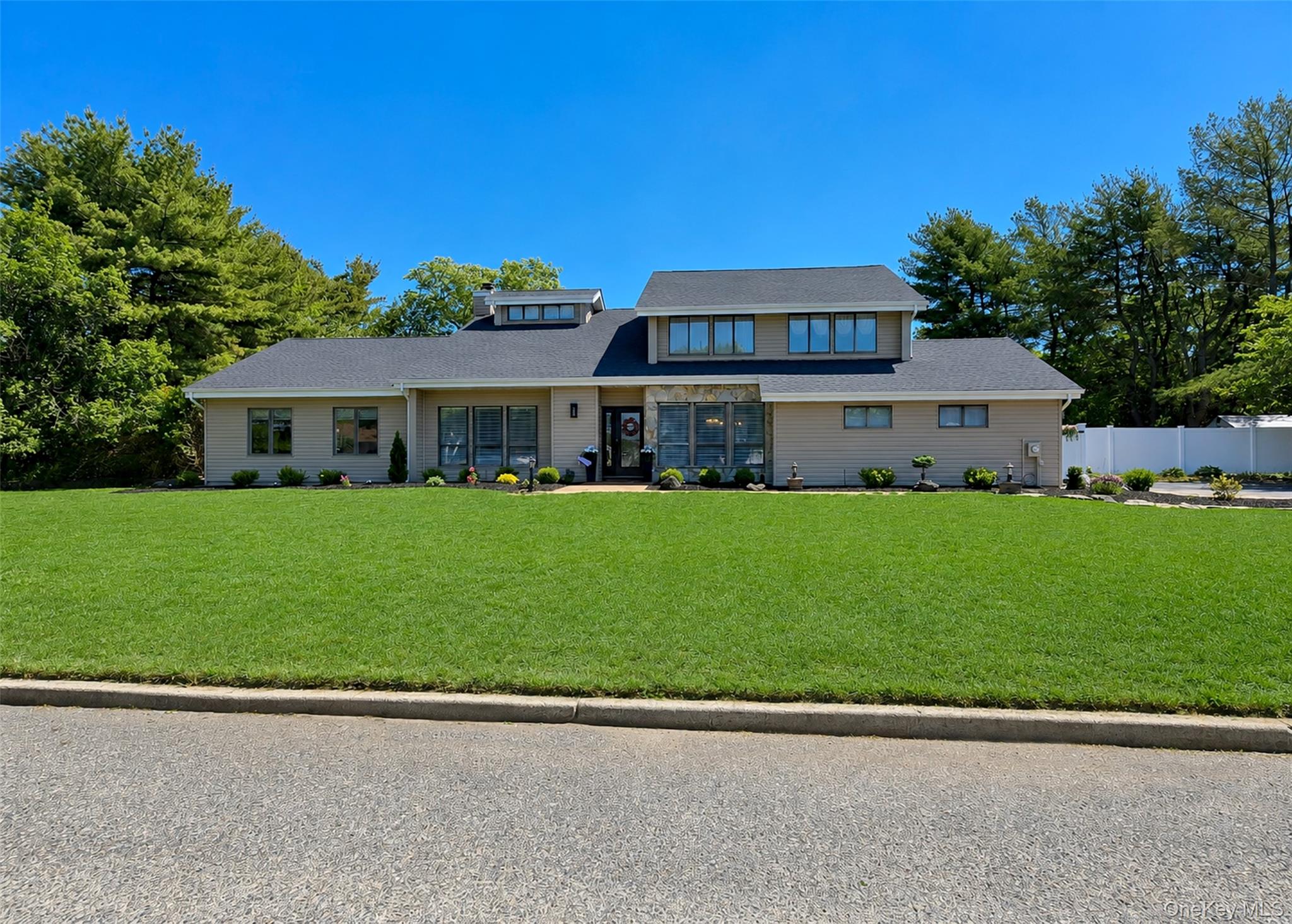 25 Vineyard Way — photo