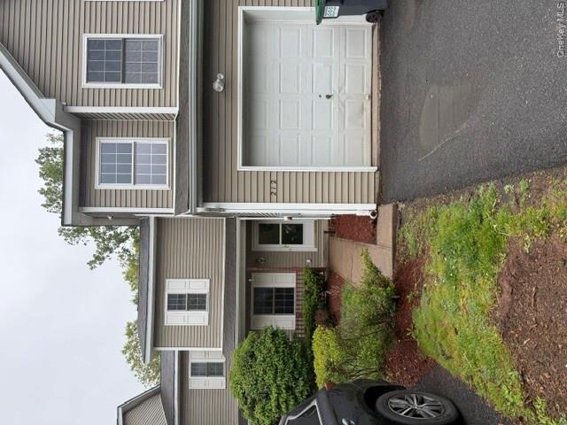 212 Hillside Lane — photo